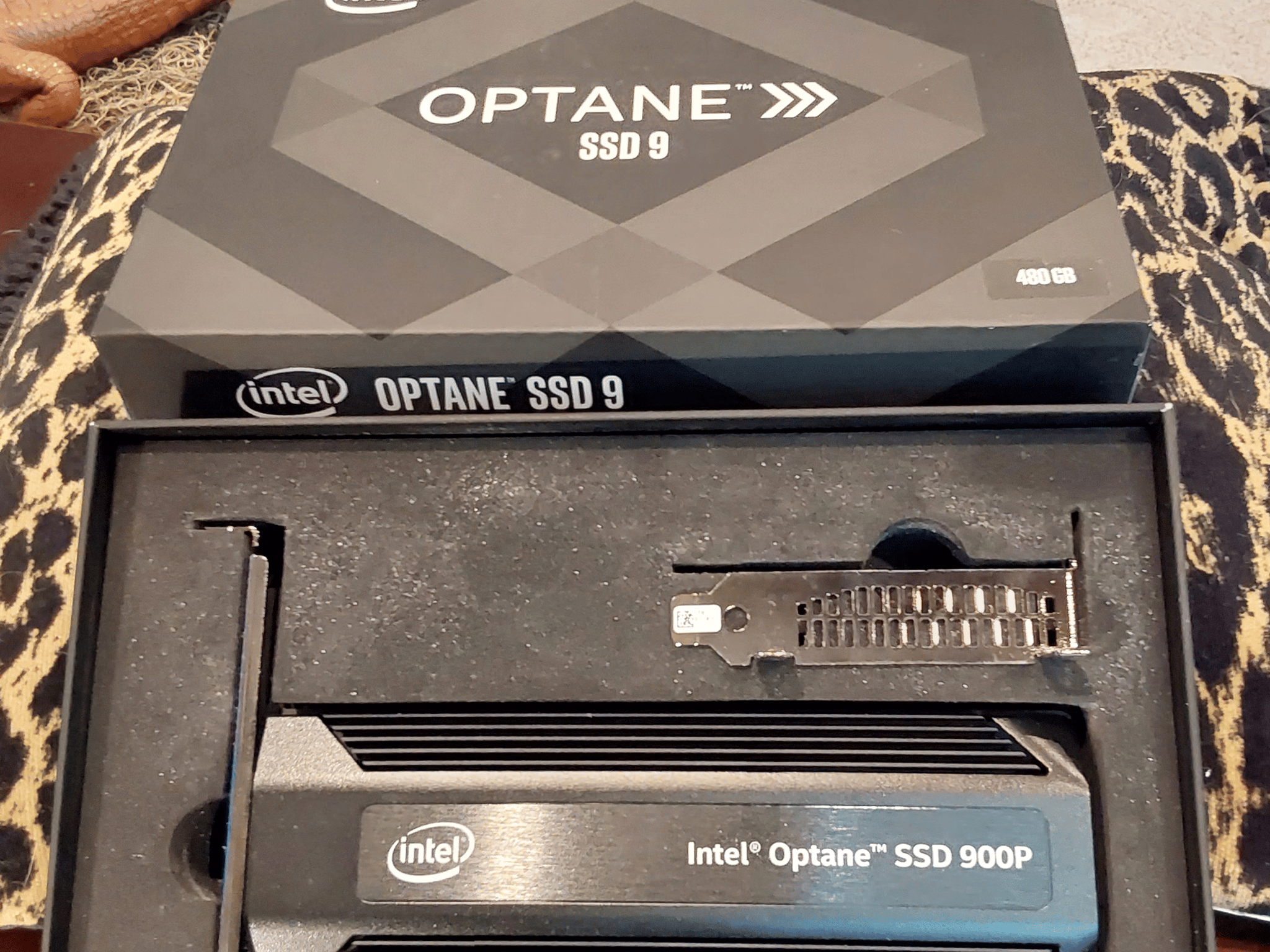 NEW Intel Optane SSD 900P (480GB, AIC PCIe 3.0 x4, 20nm, 3D XPoint)