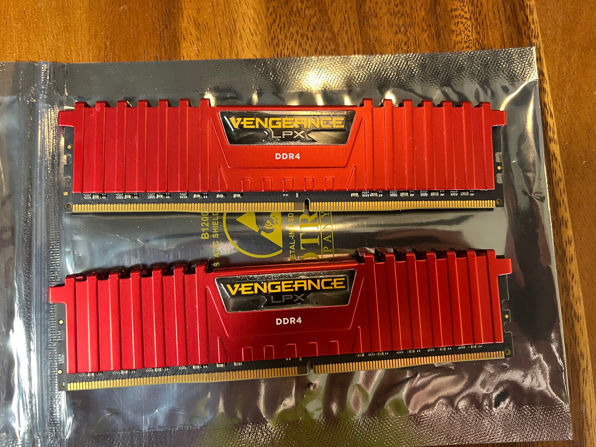 CORSAIR VENGEANCE LPX 32GB (2x16GB) DDR4 3600MHz Dual-Channel RAM Kit