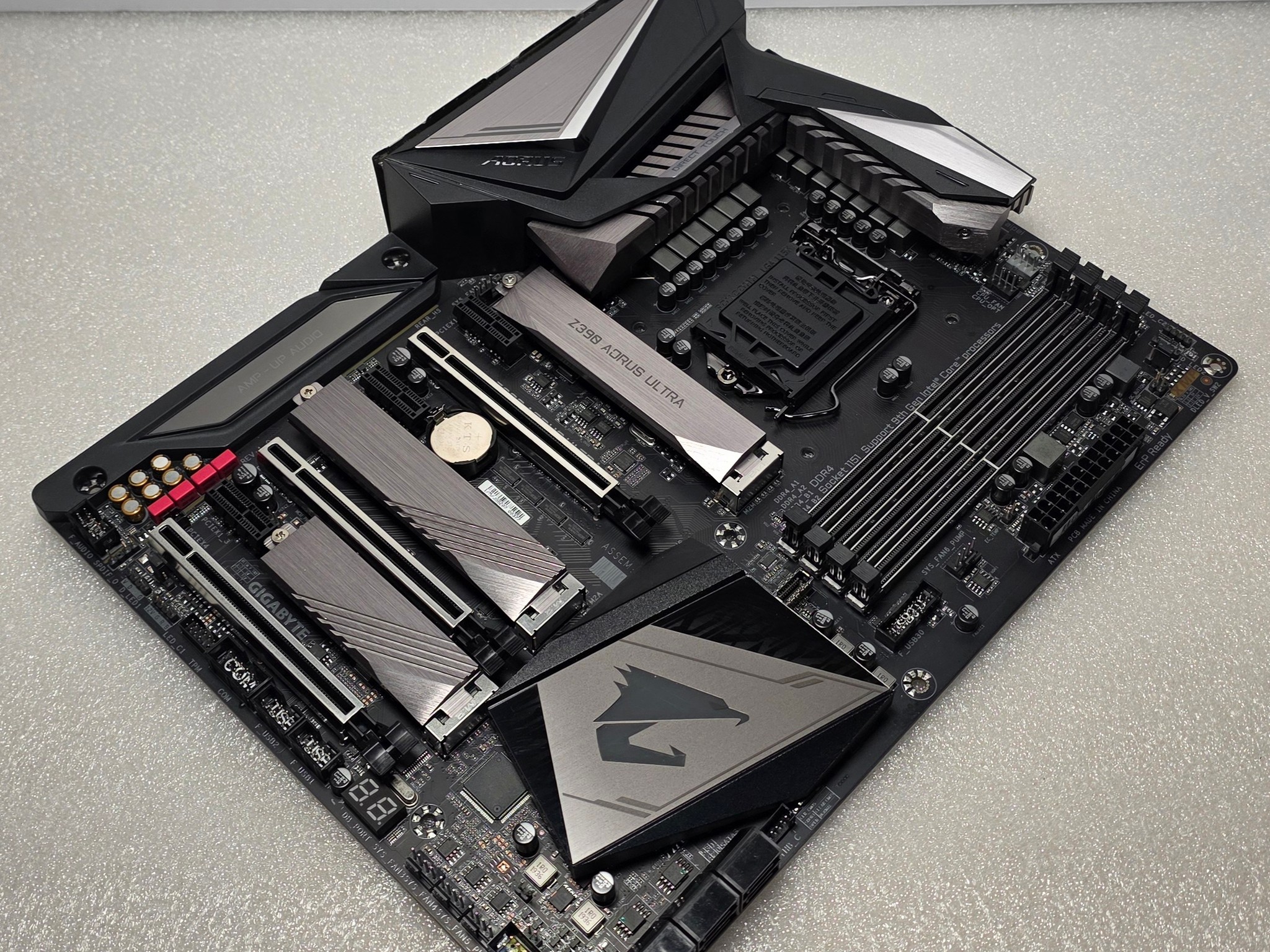Gigabyte Z390 AORUS Ultra Intel LGA 1151 DDR4 Motherboard (ACCESSORIES INCLUDED)