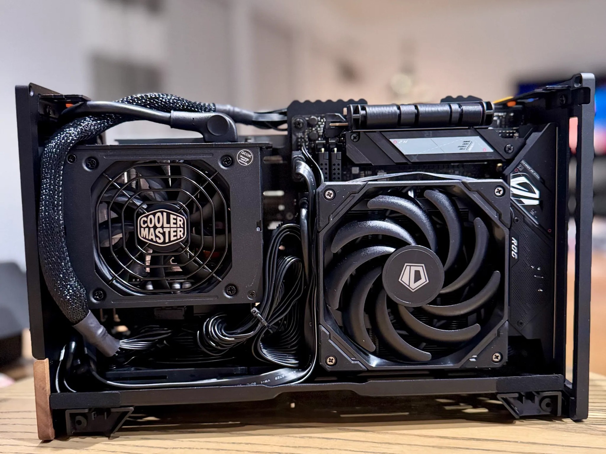 The Distinguished Gentleman 🎩 Fractal Terra, NVIDIA 4070 SUPER OC, RYZEN 7600X, 32GB RAM, 2TB SSD