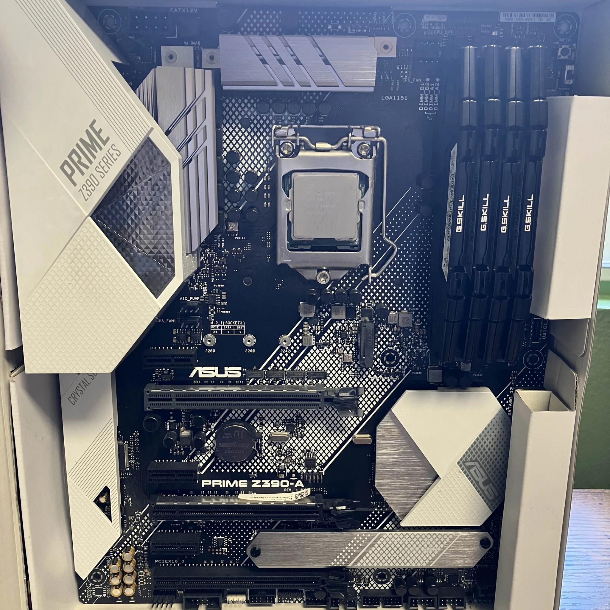 Core i7 9700k + Asus Prime Z390-A + 48gb ddr4 3200M/T RAM