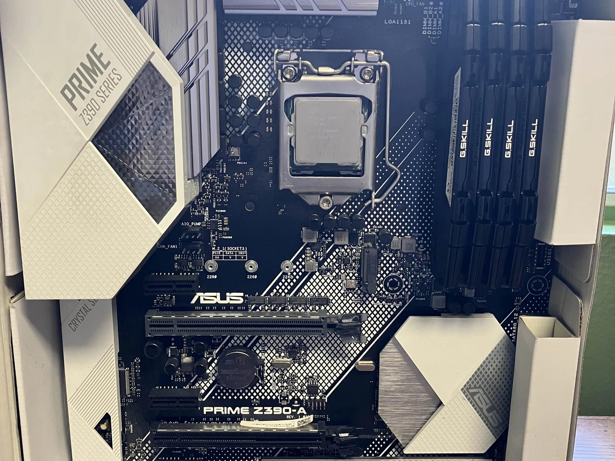 Core i7 9700k + Asus Prime Z390-A + 48gb ddr4 3200M/T RAM