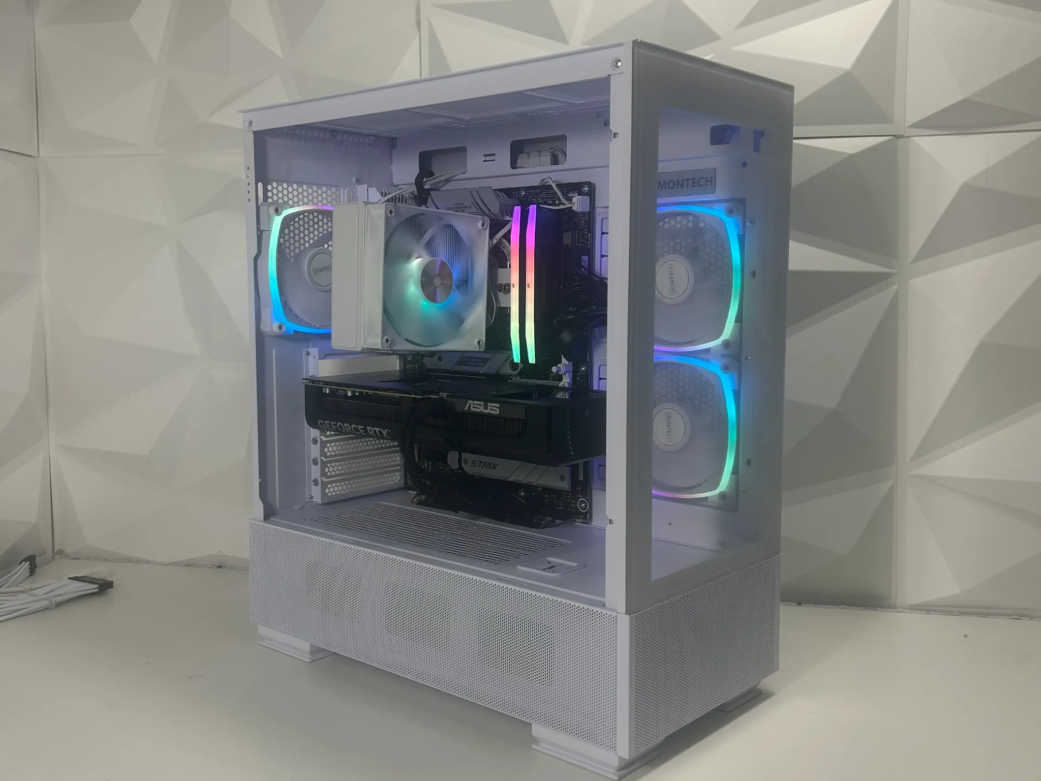 🥶🧊//Glacier Valley V2// - Ryzen 5 7600, RTX 5070, 32GB Ram, 1TB SSD🥶🧊