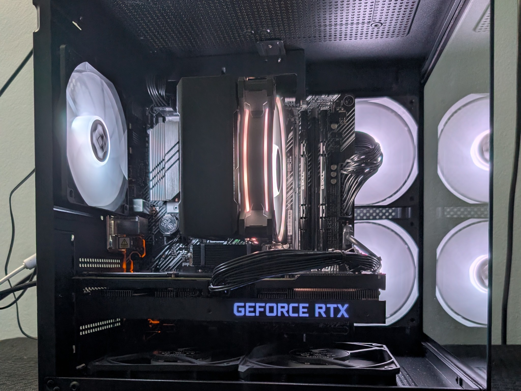 Nvidia RTX 3070-Ryzen 7 3700x-16GB DDR4 3200-1 TB NVME Gen 4 matx