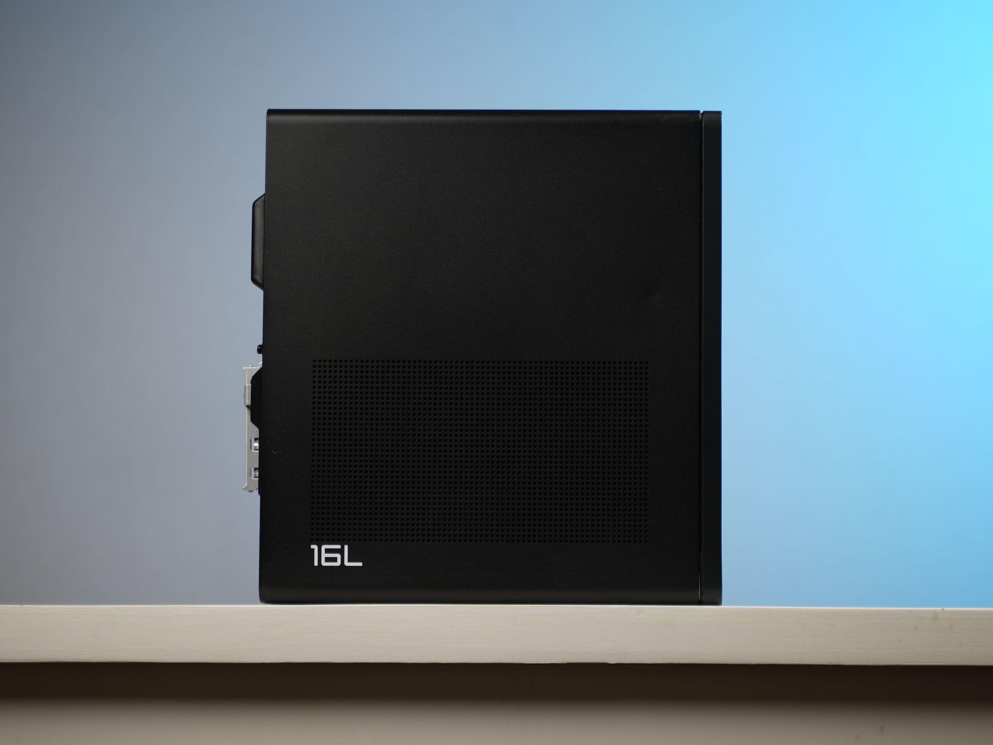 “OMENFORM 5” RTX 5060 Ti Intel Core i7 14700f 32GB 1TB Windows 11 Workstation Gaming PC Powerhouse