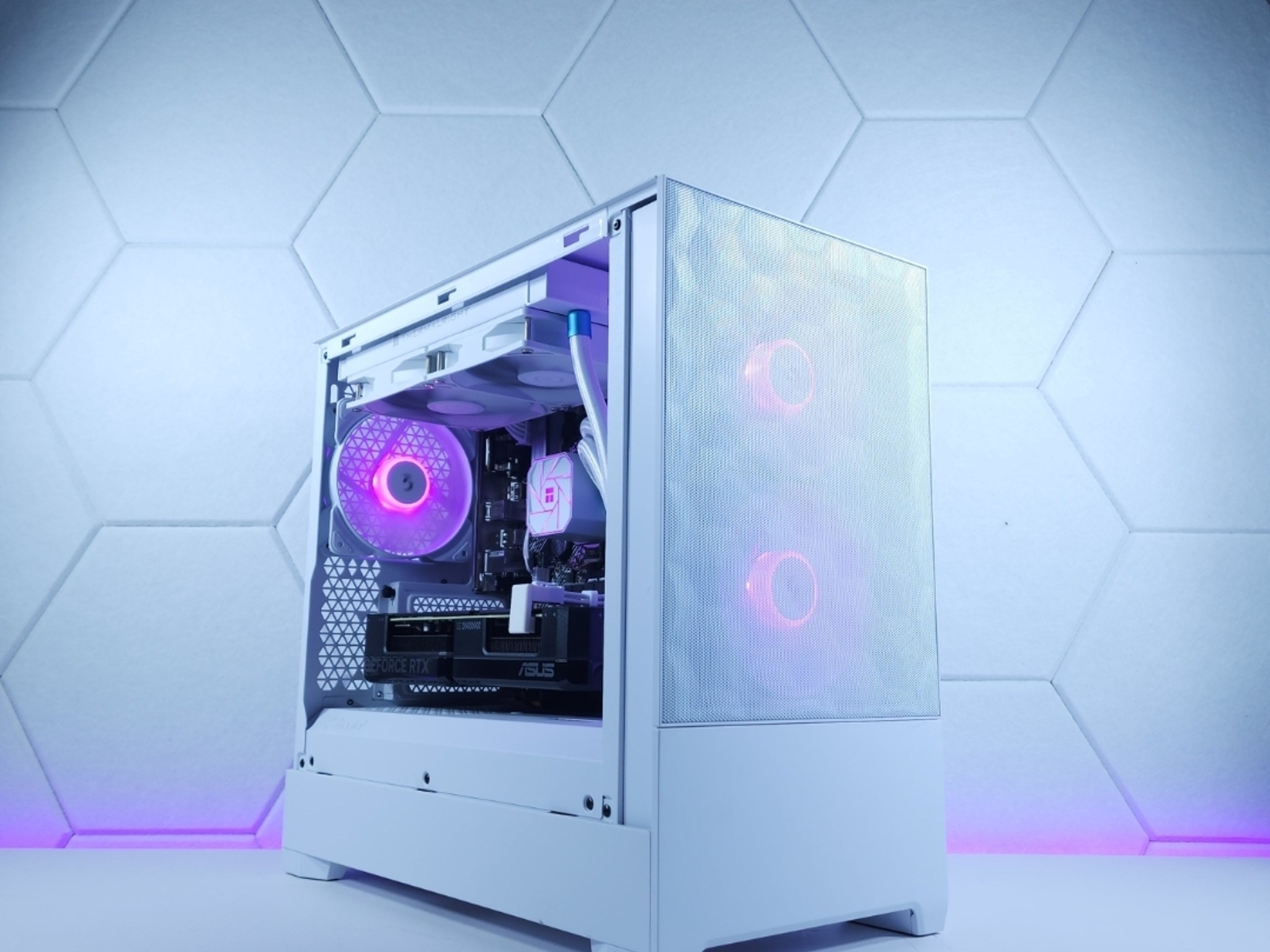 💜🤍1440p Gaming | RTX 4070 12GB | Ryzen 7 5700X | 32GB 3200MHz | 1TB M.2 NVMe SSD