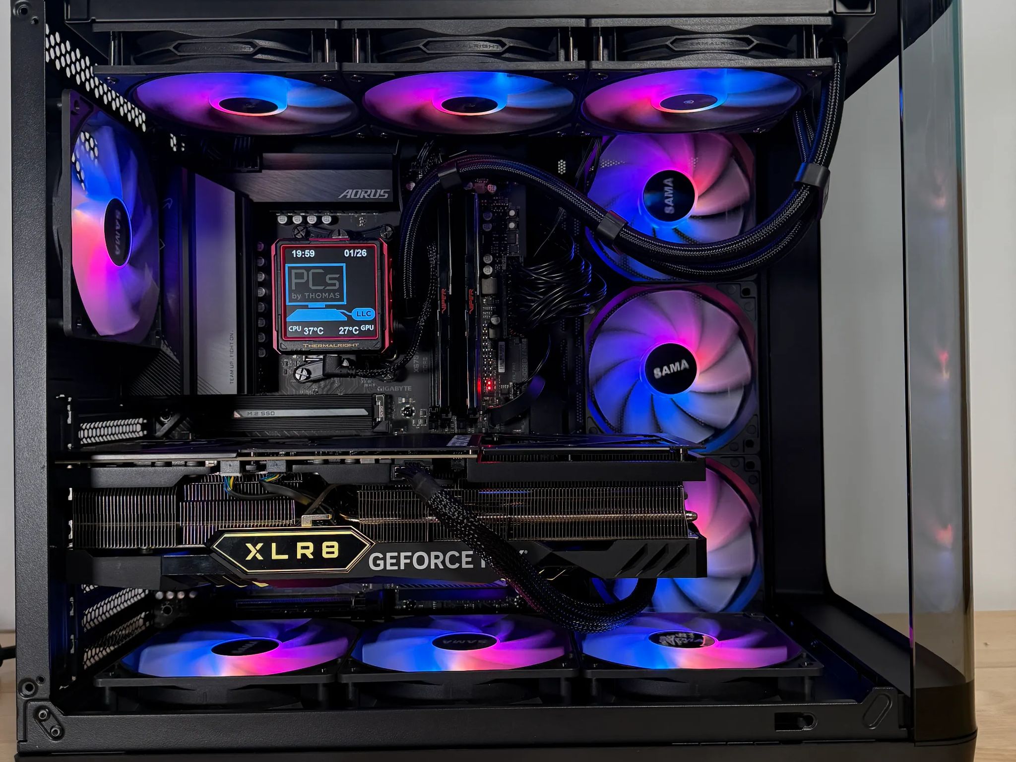 RTX 4090 Ryzen 7 9800X3D Gaming Beast