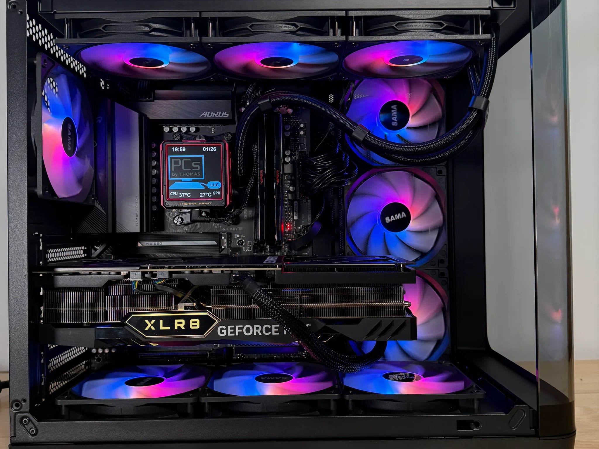 RTX 4090 Ryzen 7 9800X3D Gaming Beast