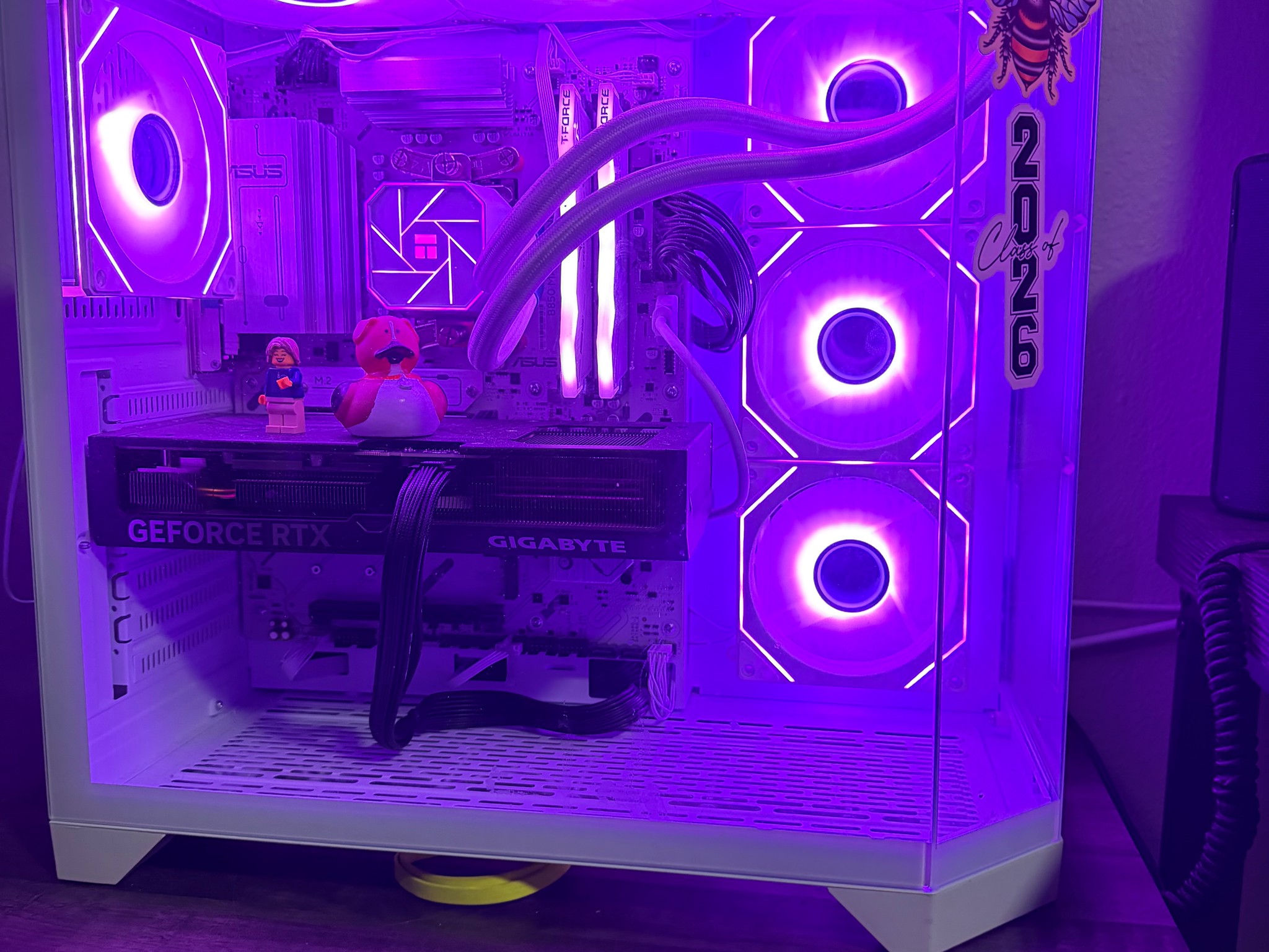 Great Deal! RTX 4070 SUPER, Ryzen 7600x, 16GB DDR5, 1TB SSD, 650w PSU, RGB!