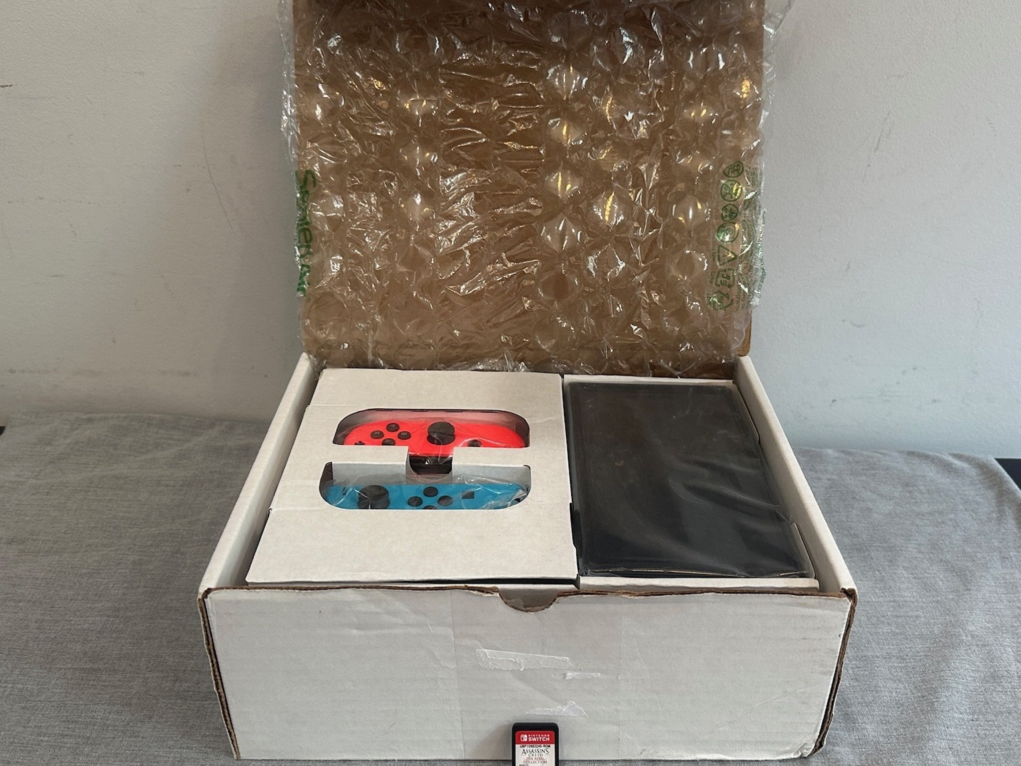 BNOB Nintendo Switch OLED - White + Loose Game