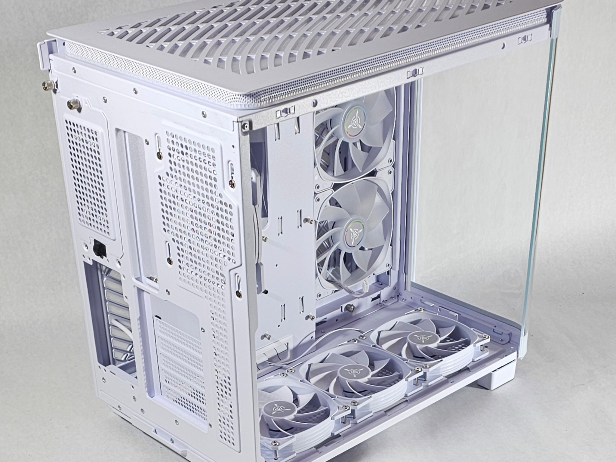 White PC Case with Tempered Glass w/ 7 RGB Fans