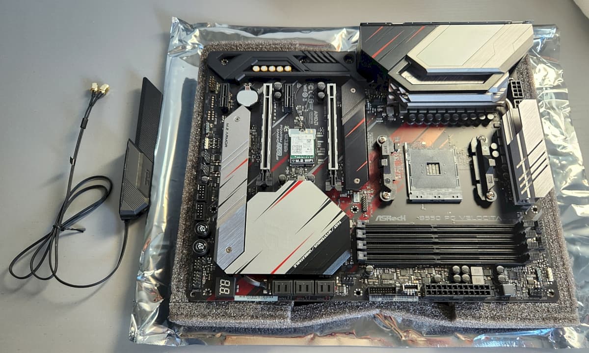 ASrock B550 PG Velocita + Intel AX210 Wifi 6E card + Asus Wifi 6E antenna