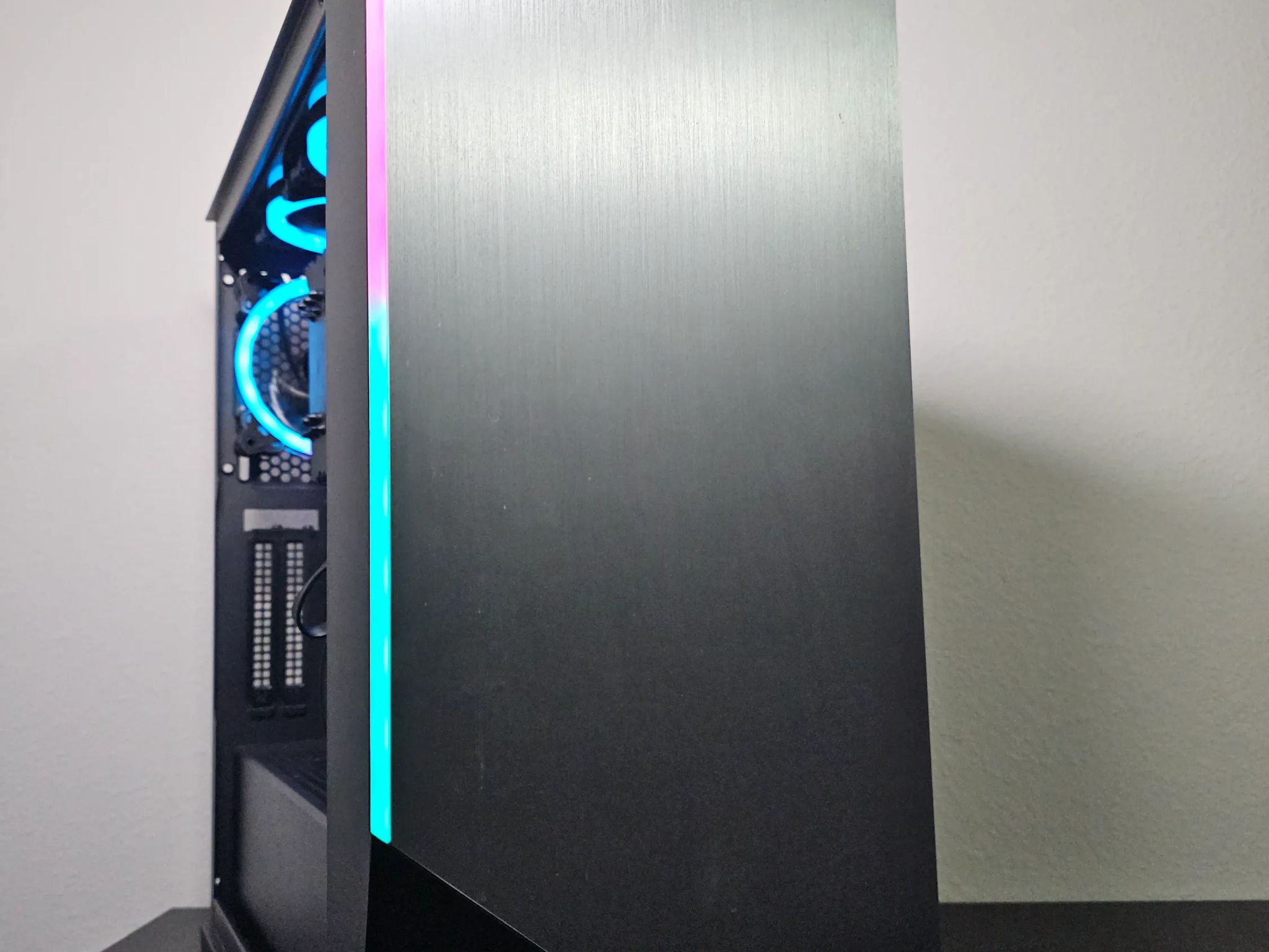 Ryzen 5 3600 / RTX 2070 Super / 16GB DDR4 / 1TB SSD / Wi-Fi + BT