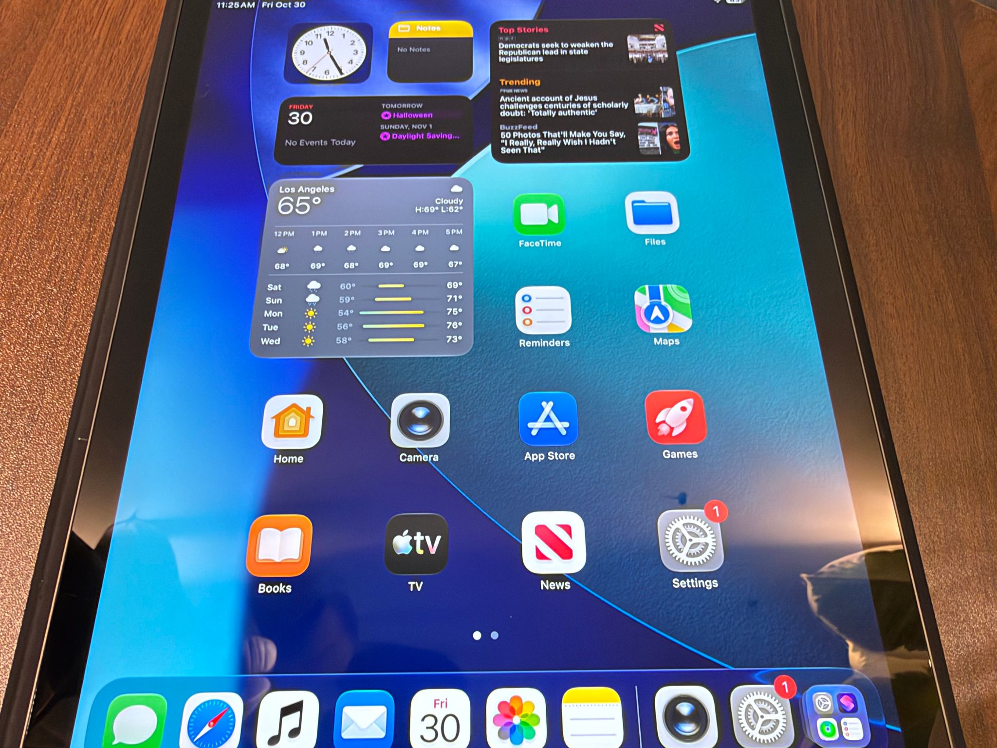 Apple iPad 9th Gen | 64GB | 10.2" Retina Display | Space Gray | Folio Case
