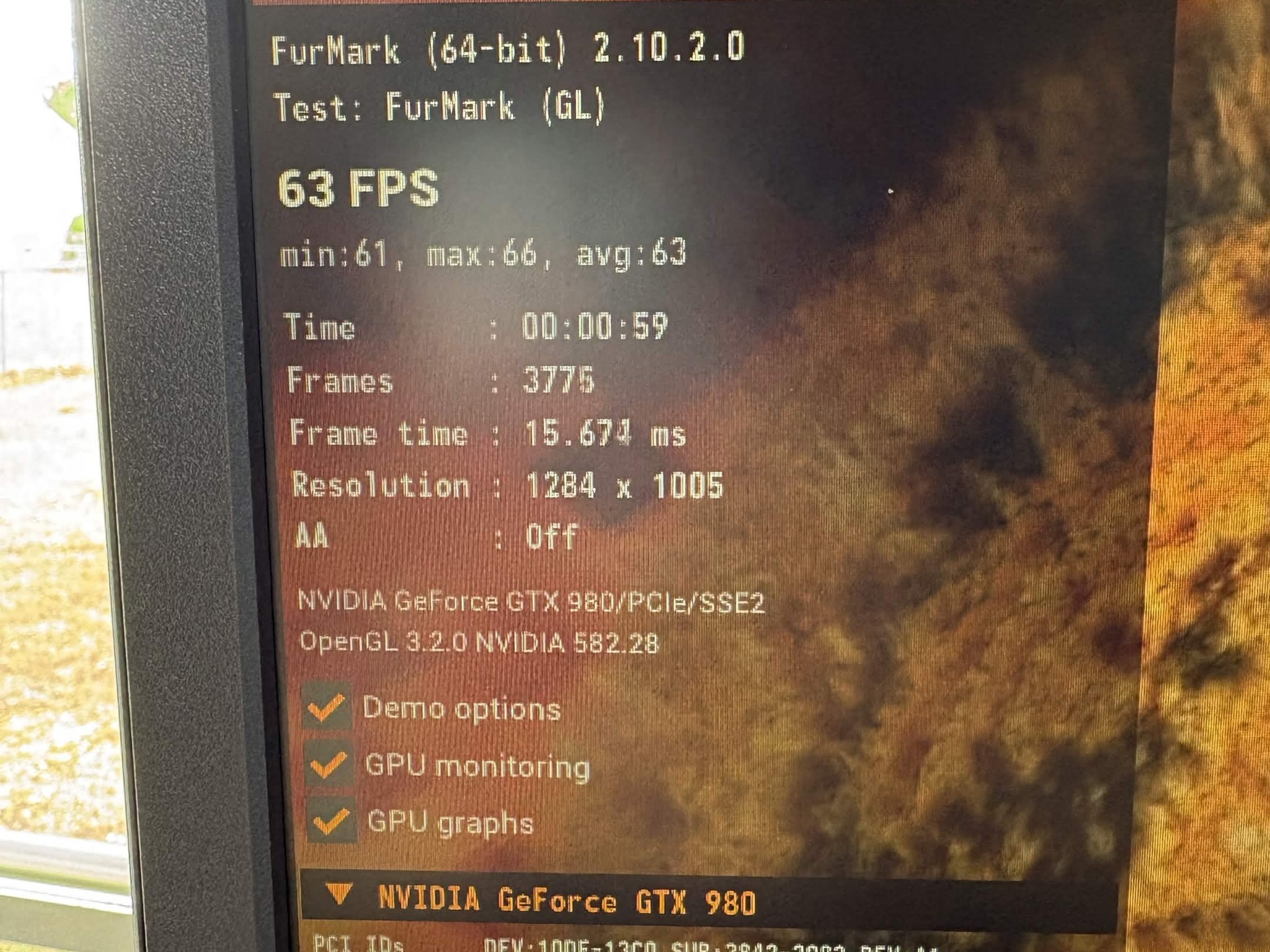 White Gaming Computer - Ryzen 7 - GTX 980