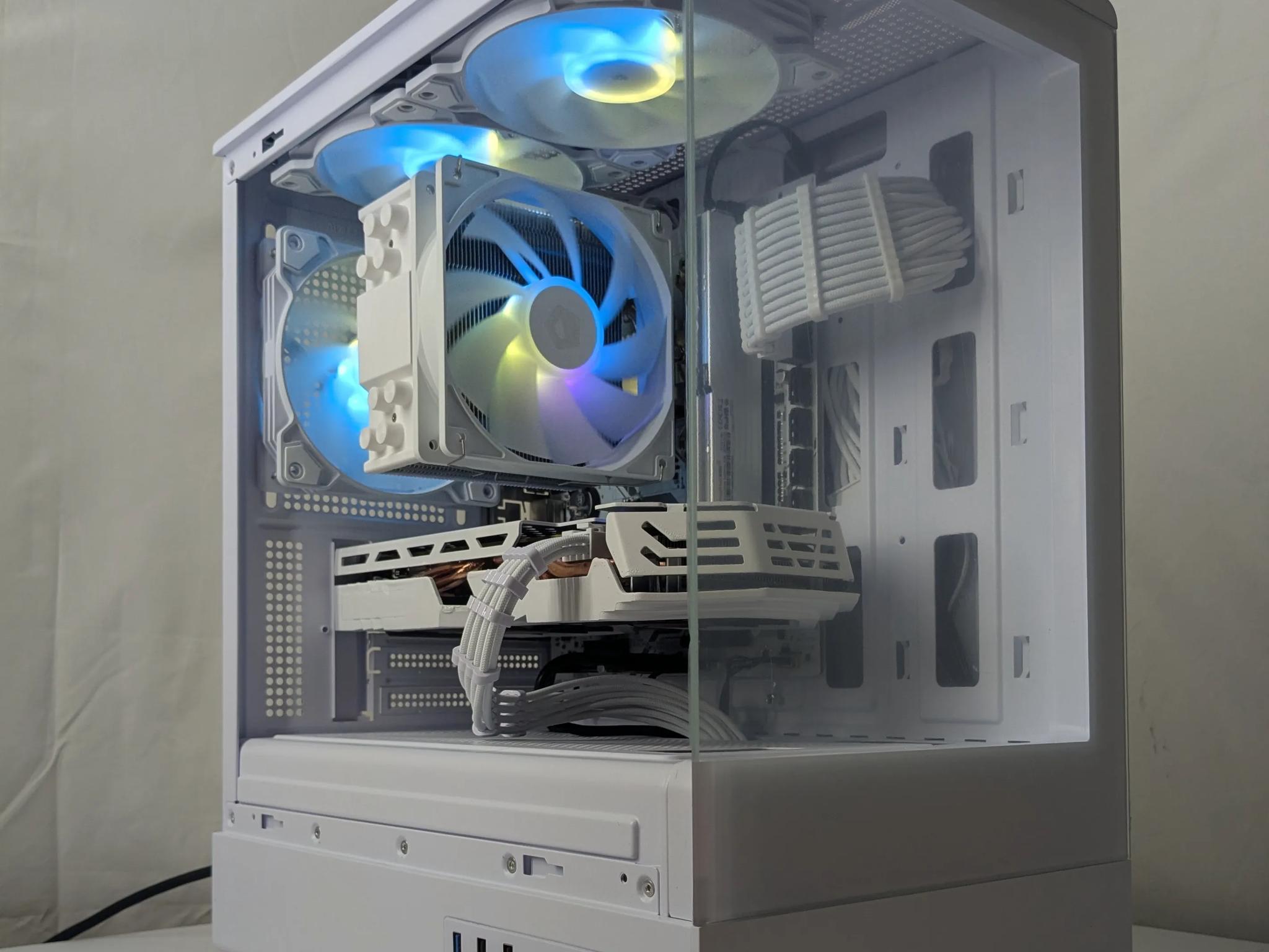 White-Themed Gaming PC – RX 580 | Ryzen 7 1700 | 16GB RAM | 500GB NVMe SSD
