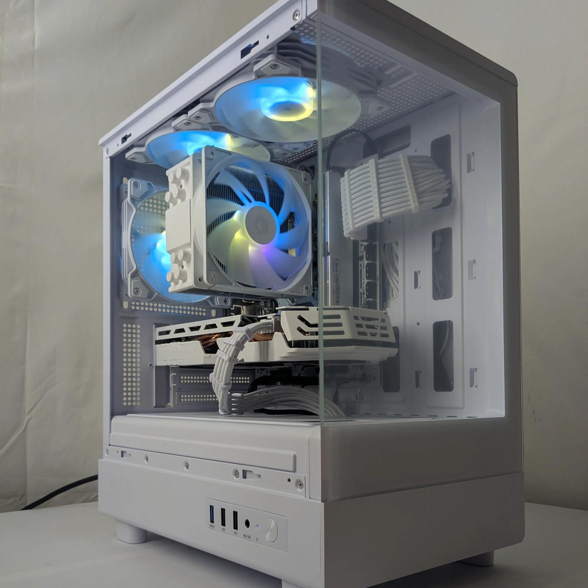 White-Themed Gaming PC – RX 580 | Ryzen 7 1700 | 16GB RAM | 500GB NVMe SSD