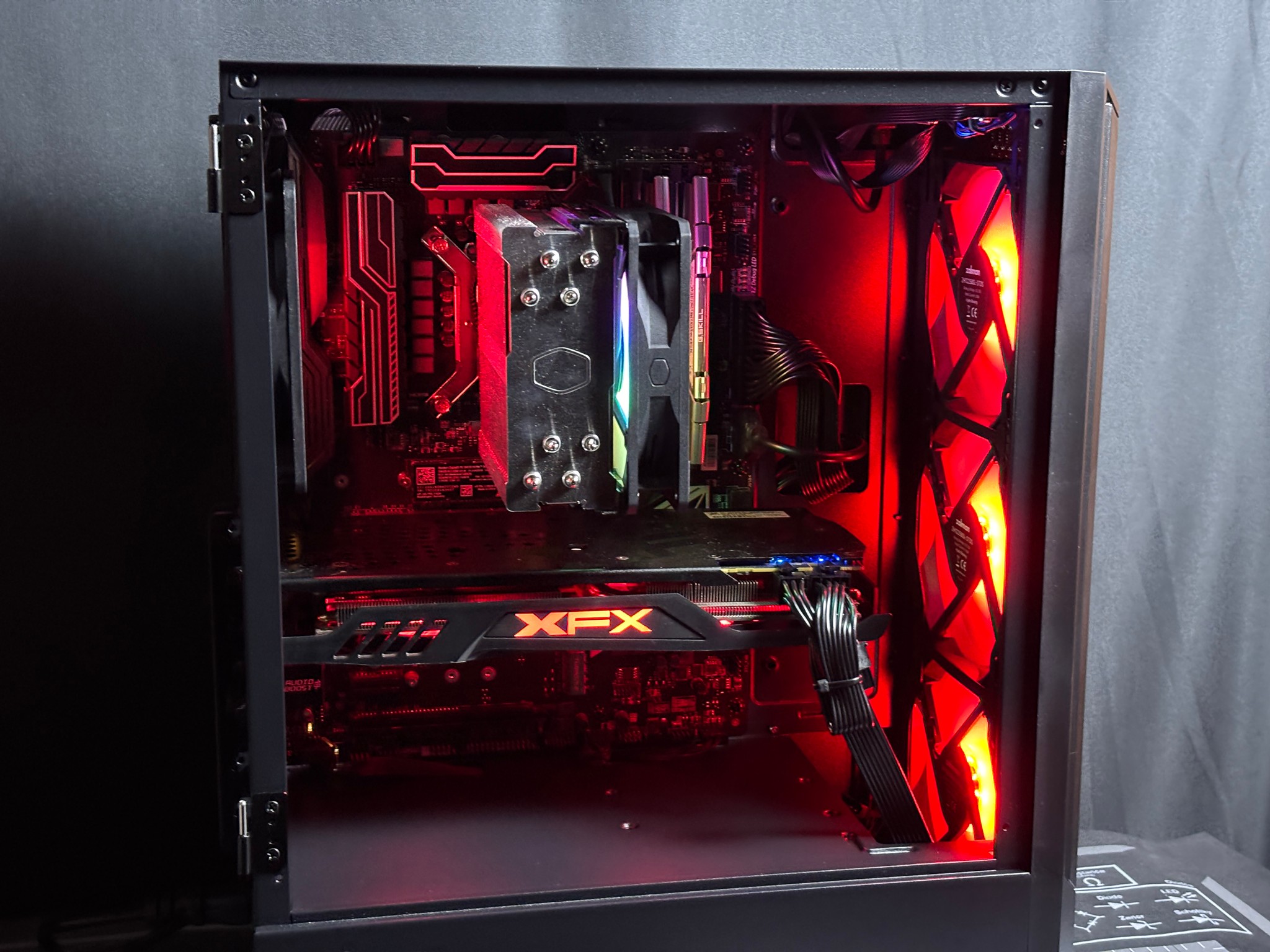 SWEET BEGINNER PC💥Intel I7 7700K | RX 580 8GB | 16gb DDR4 | 256GB M.2 SSD | 1TB HDD💥
