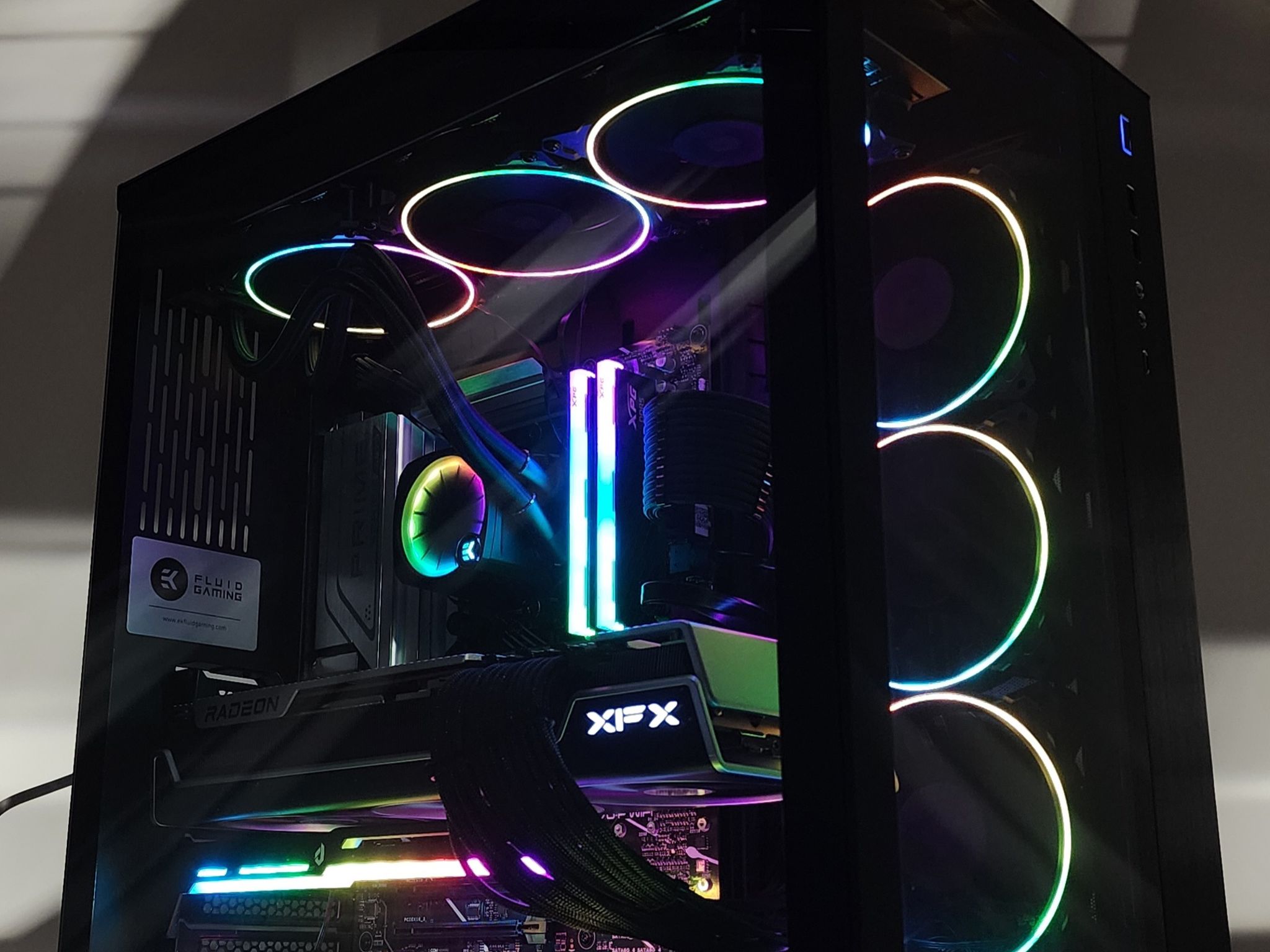 Gaming PC Ryzen 7 9800X3D 32GB RAM 2TB SSD RX 7900 XTX 24GB Windows 11 Computer