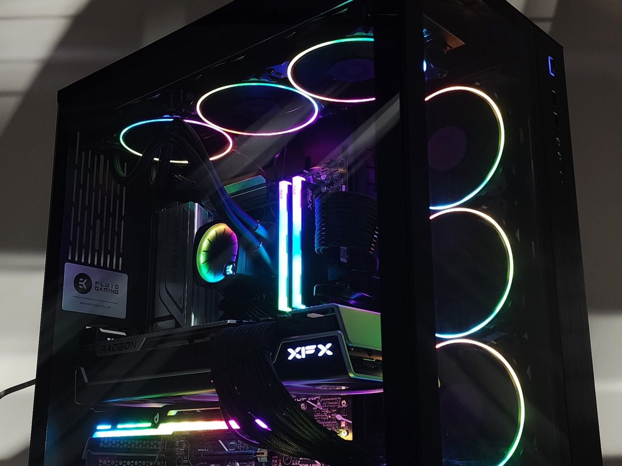 Gaming PC Ryzen 7 9800X3D 32GB RAM 2TB SSD RX 7900 XTX 24GB Windows 11 Computer