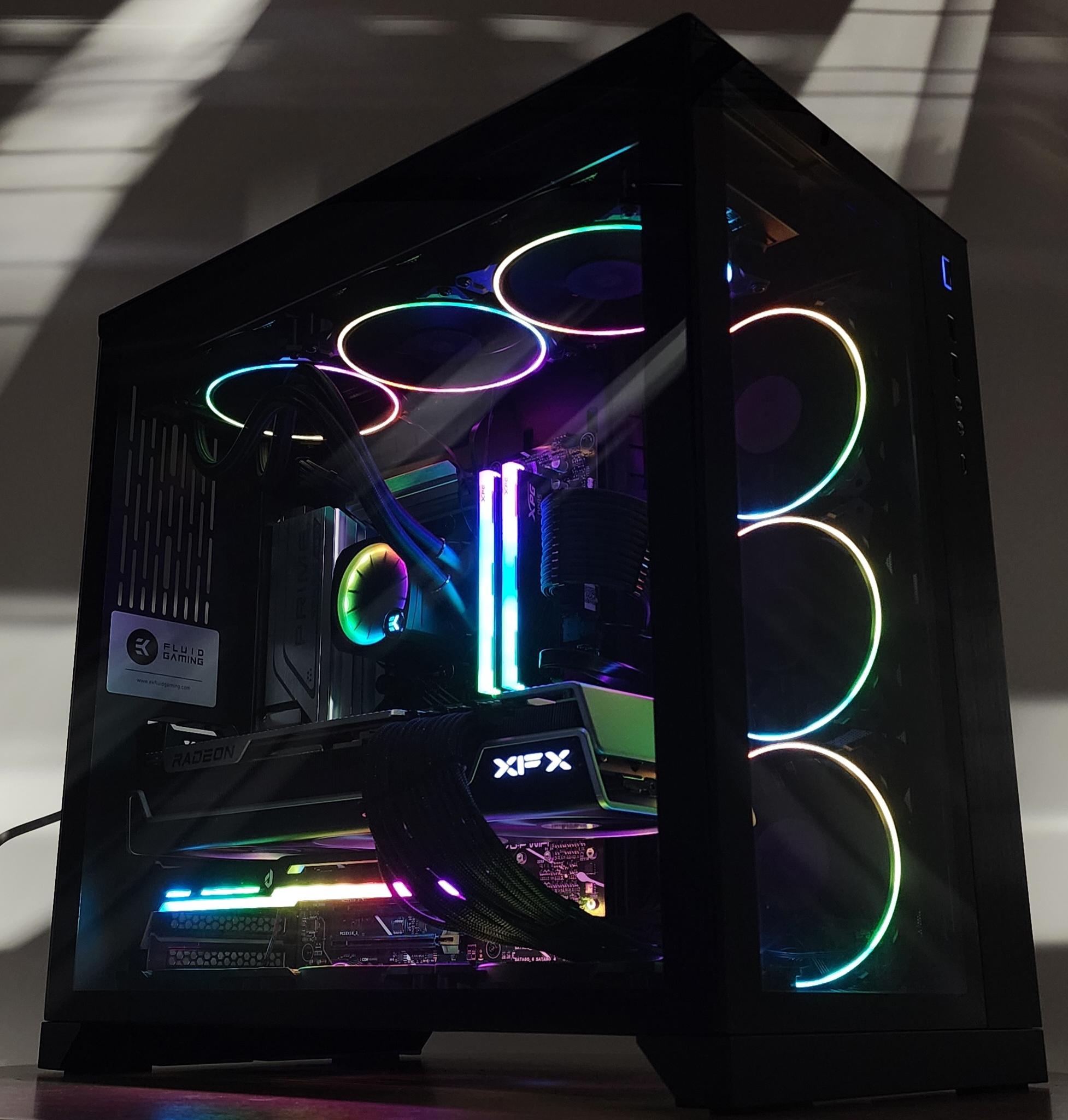 Gaming PC Ryzen 7 9800X3D 32GB RAM 2TB SSD RX 7900 XTX 24GB Windows 11 Computer