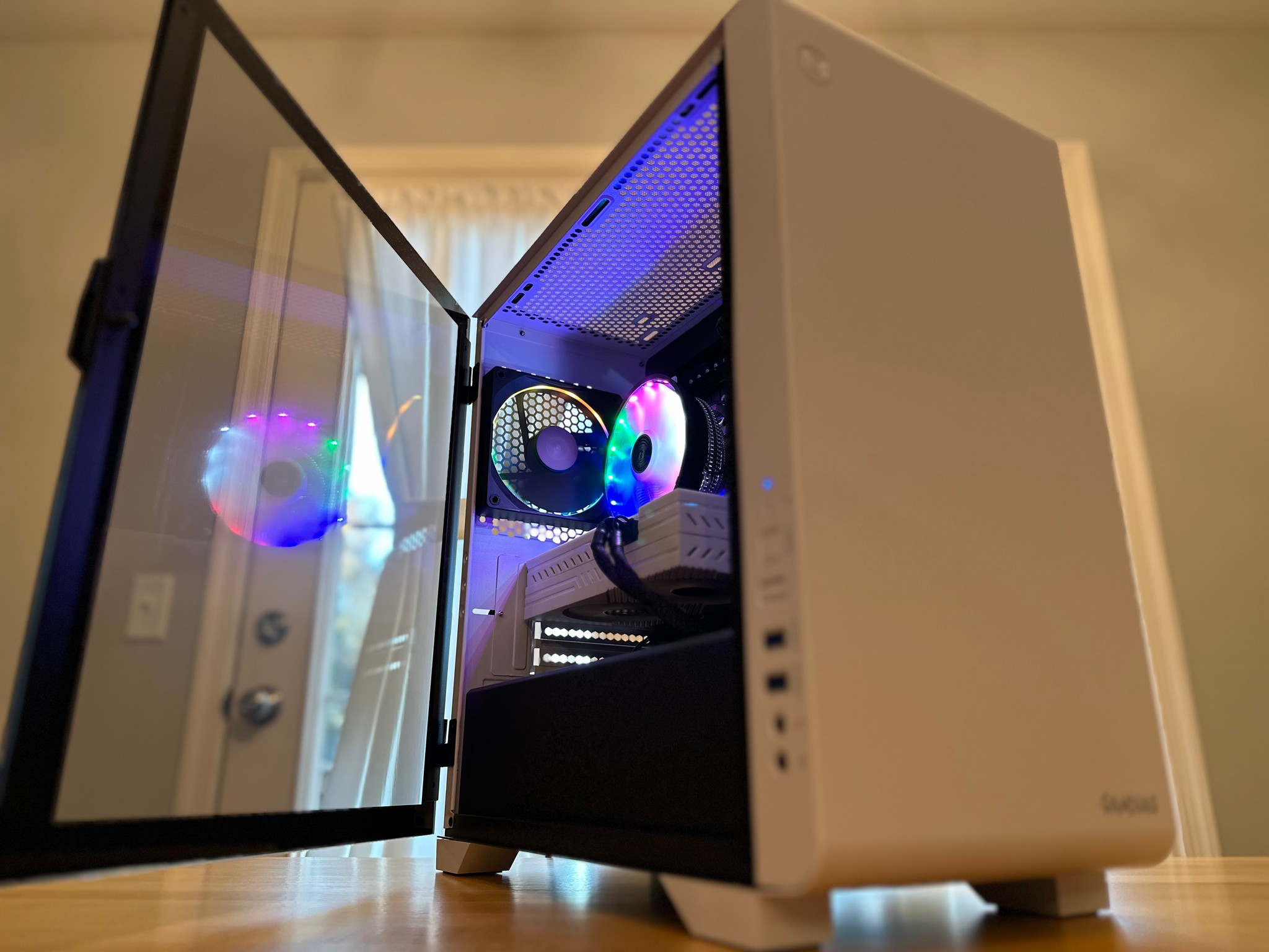 ⚪️☃️|RX 580 8gb, Core i7, 32gb Ram, 1tb SSD, WiFi Equipped ARGB Gaming PC