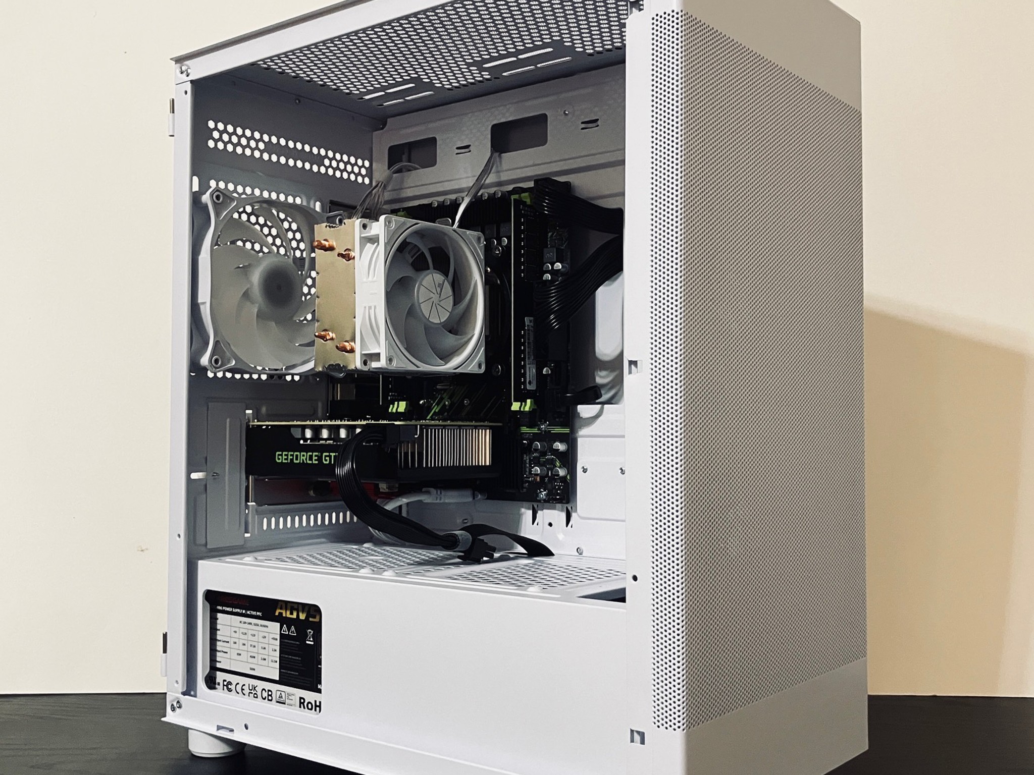 ❄️White Gaming PC wRGB - Intel Xeon 6-cores ● 16GB RAM ● 512GB SSD ● GTX 1660 Ti ● Great Value 1080p