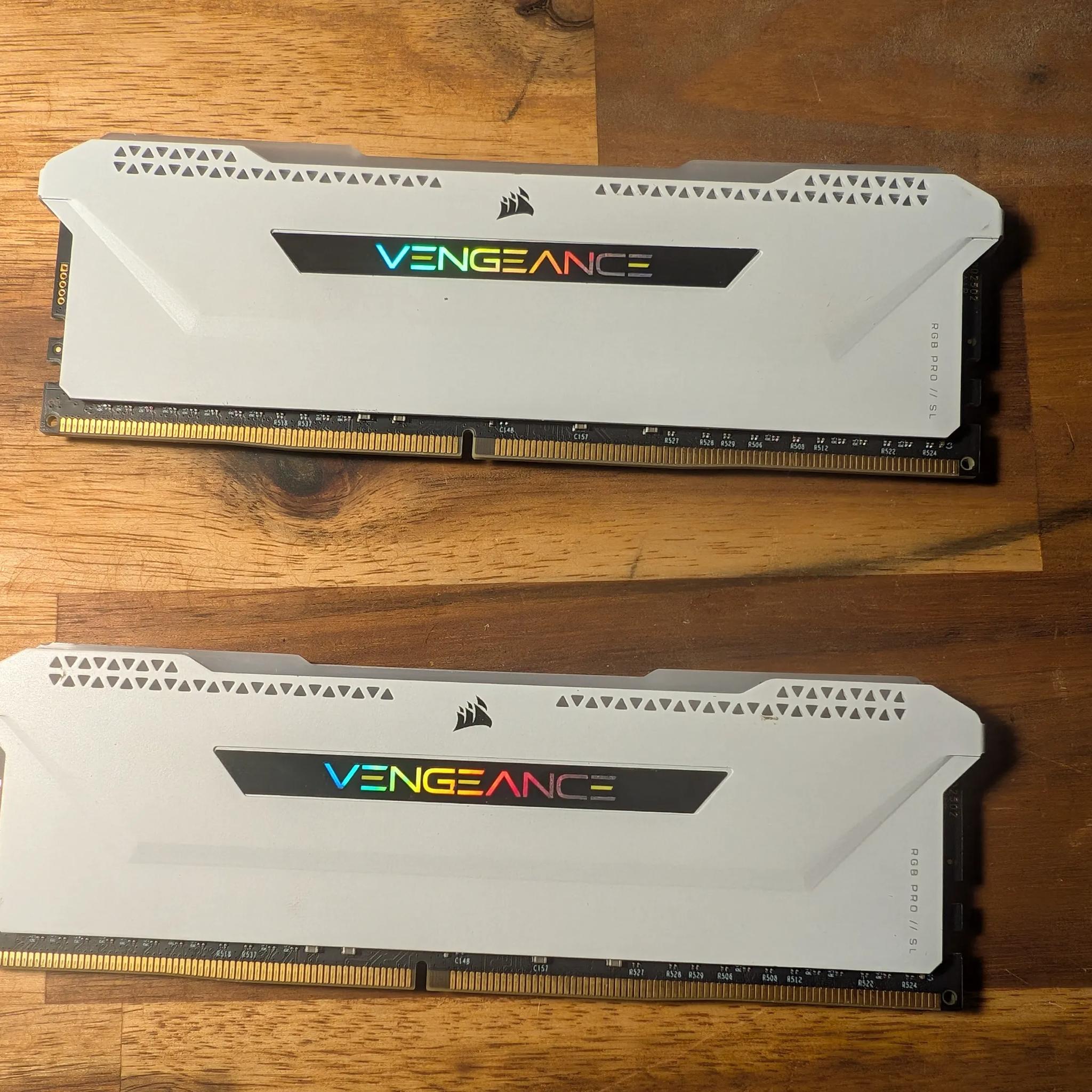 Corsair DDR4 32GB (16x2)