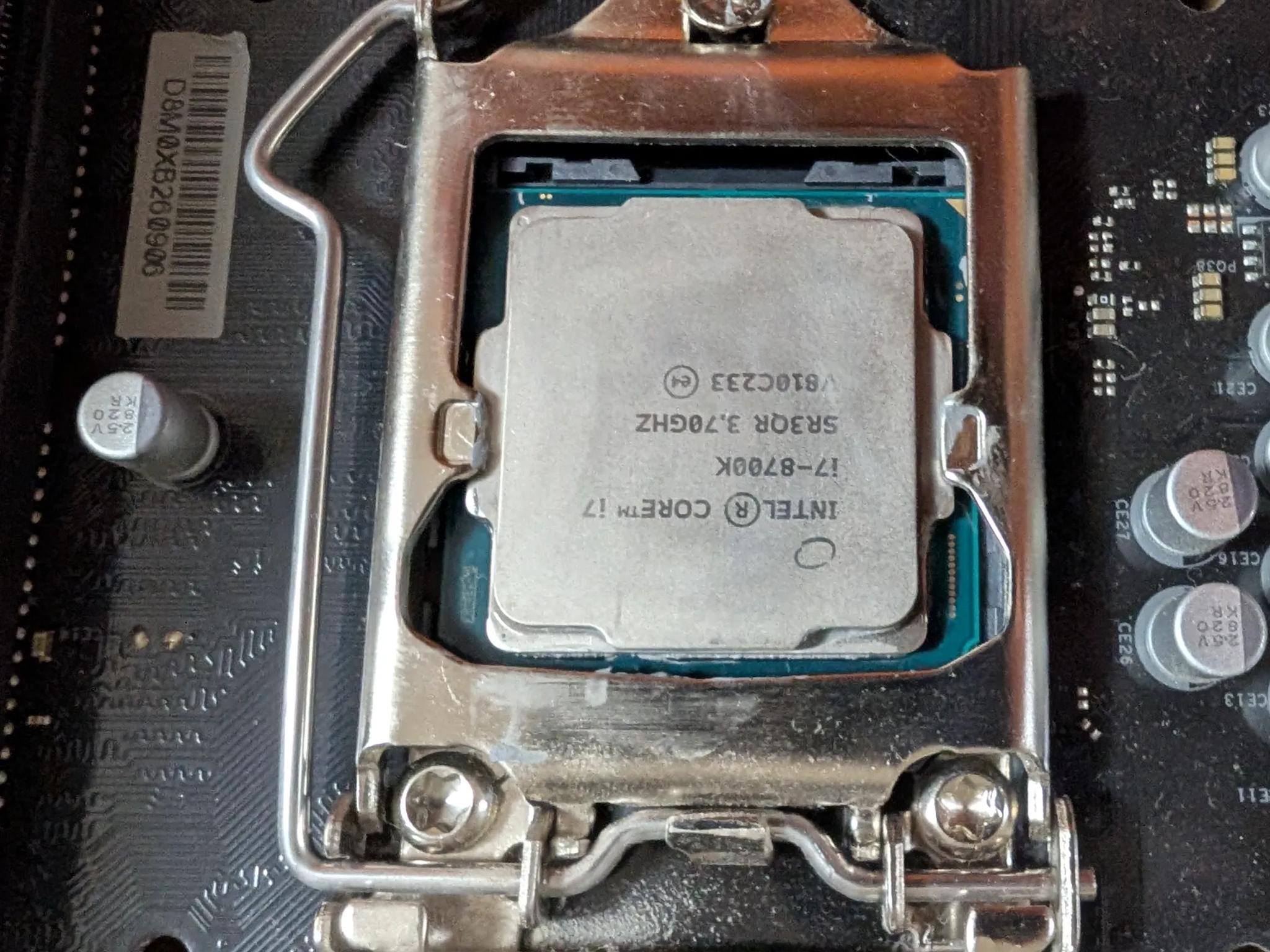 AsRock Z390 Pro4 + Intel Core i7 8700K + 16GB DDR4