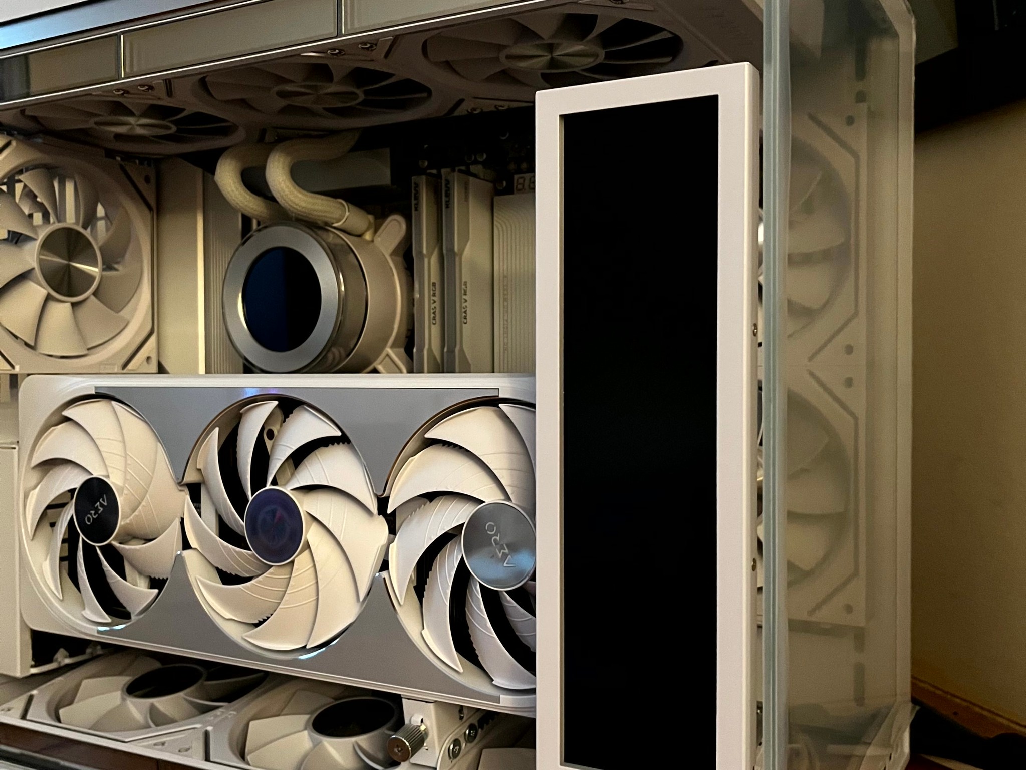 Isbjørn - RTX 5070 Ti OC | Ryzen 7 9800x3d | 2TB NVME | 32GB @6400 MT/sec | 1000W Gold PSU