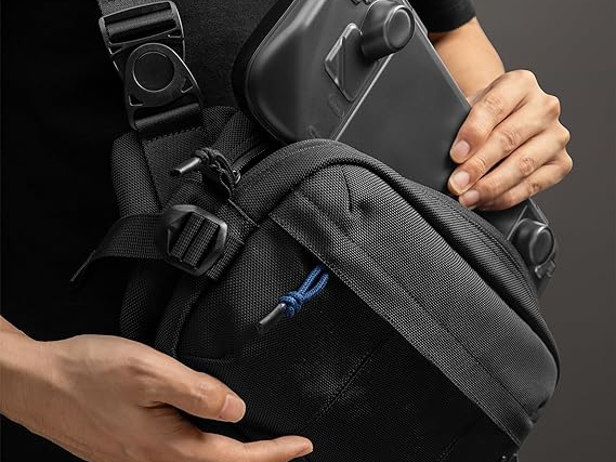 tomtoc EDC Sling Bag For Steam Deck, 5.5L Crossbody Bag