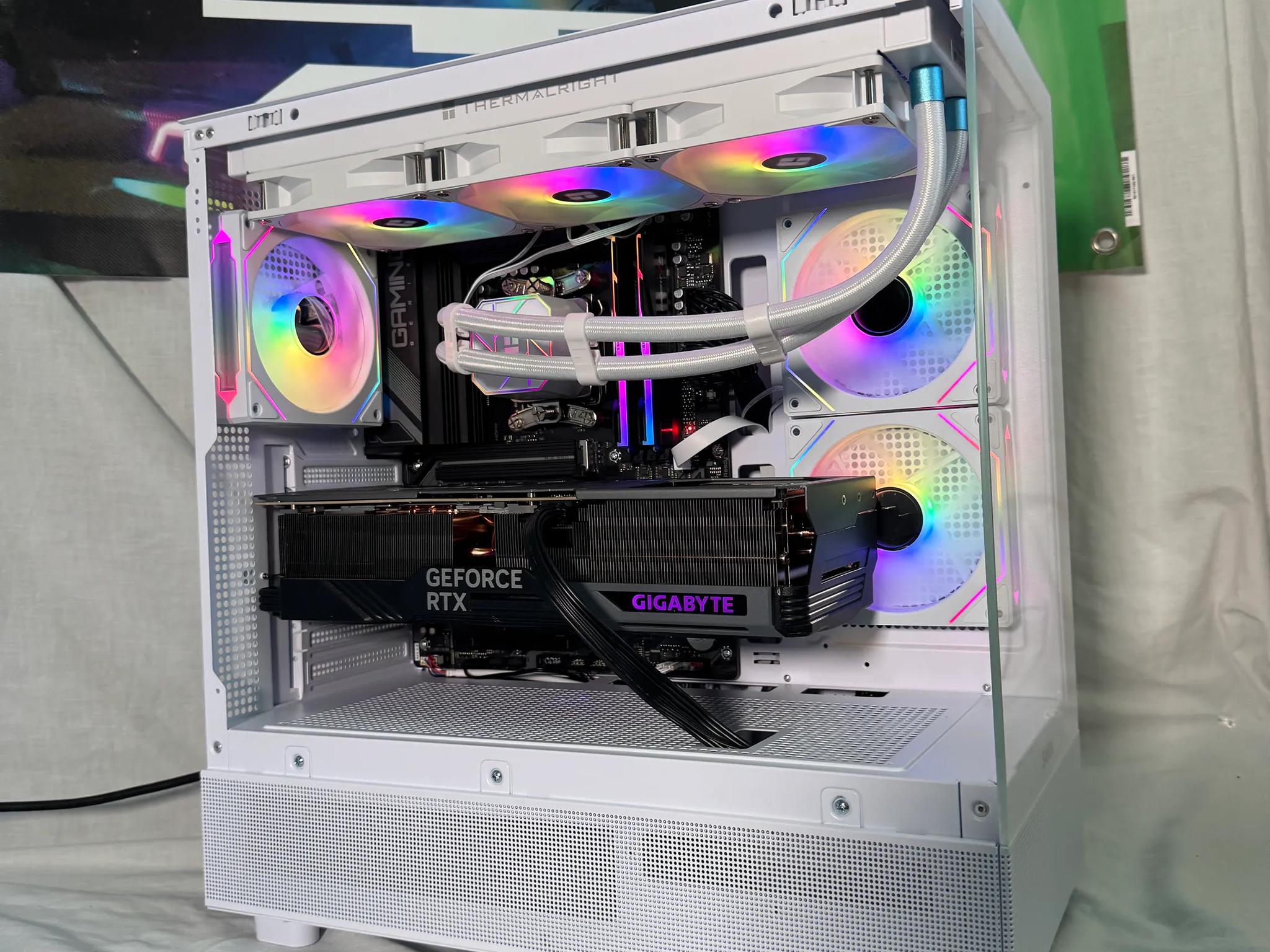 "Project Flash" RTX 4090 Ryzen 7900x Gaming PC