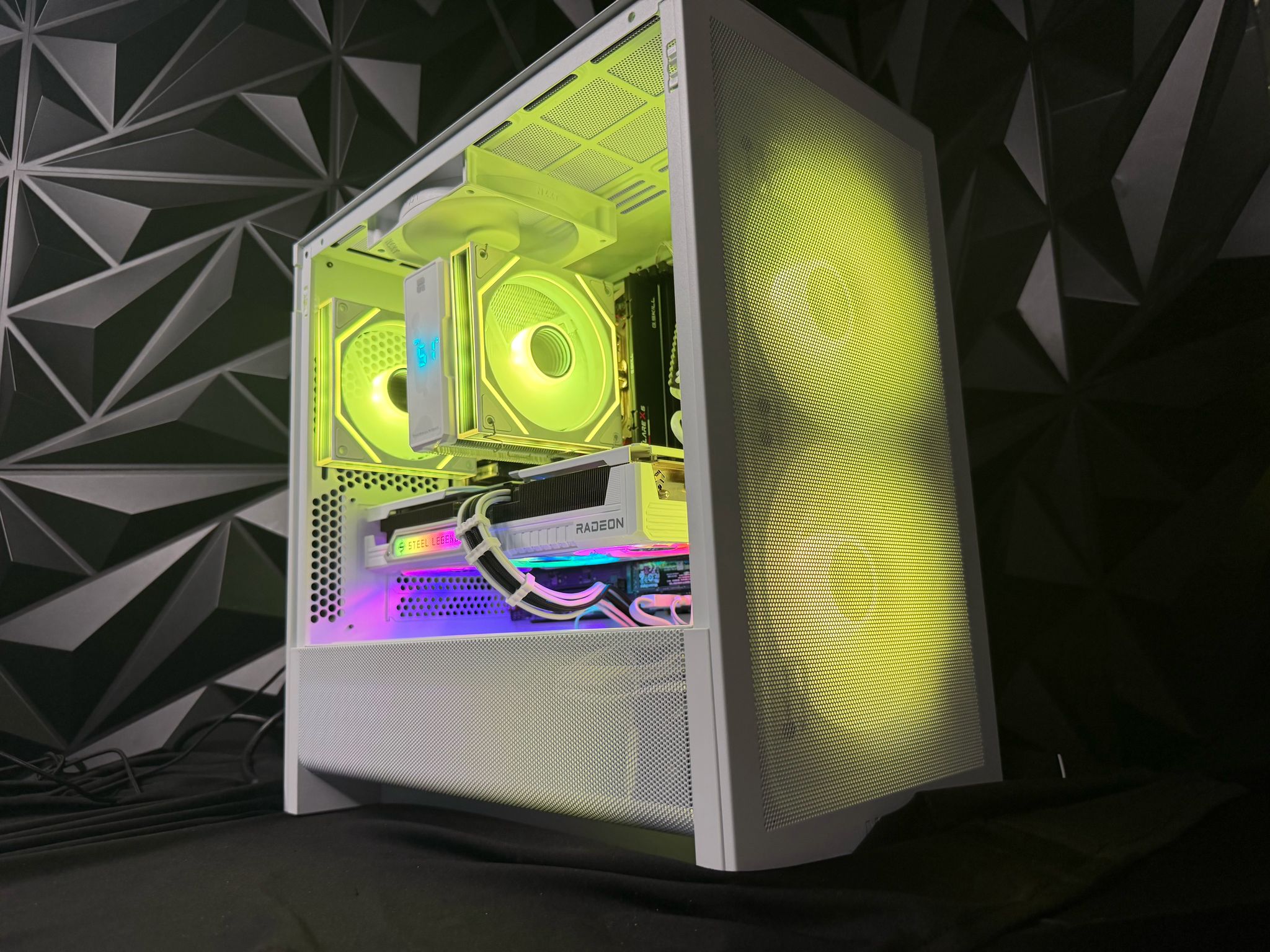 ⚪⚫⚡ MID YANG BANG ⚡⚫⚪ Ryzen 5 9600X| RX 9060XT| 16 GB DDR5| 1.25 TB NVMe| 650W PSU