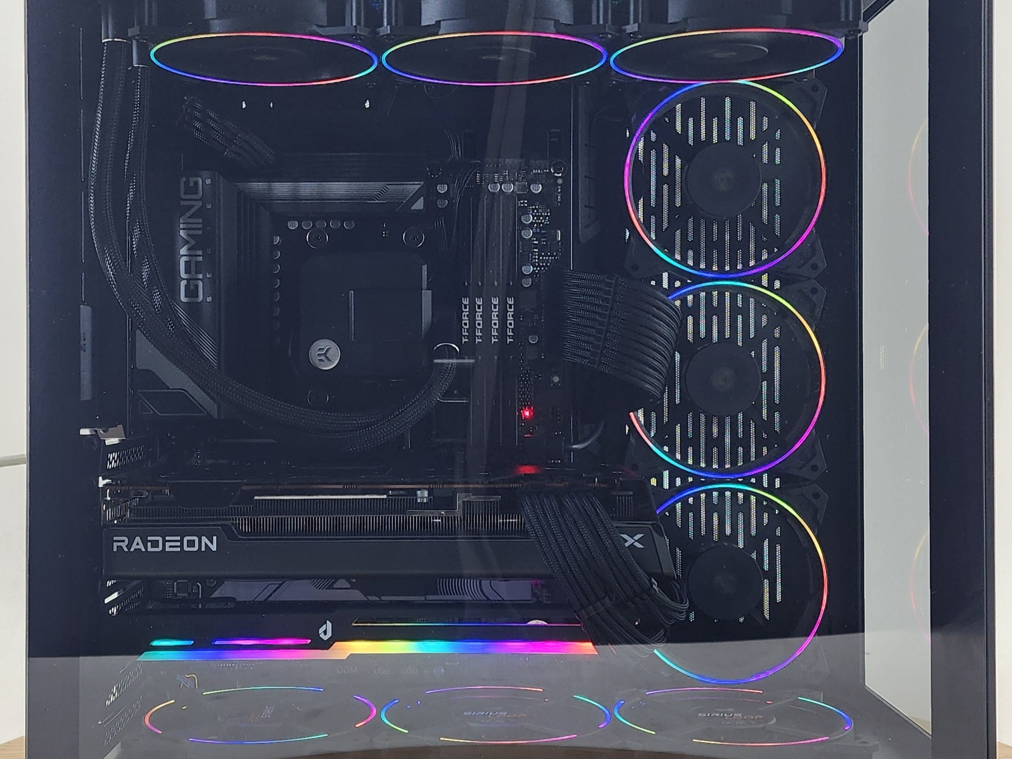 Gaming PC Ryzen 7 7700 32GB RAM 1TB SSD RX 7800 XT 16GB Windows 11 PC