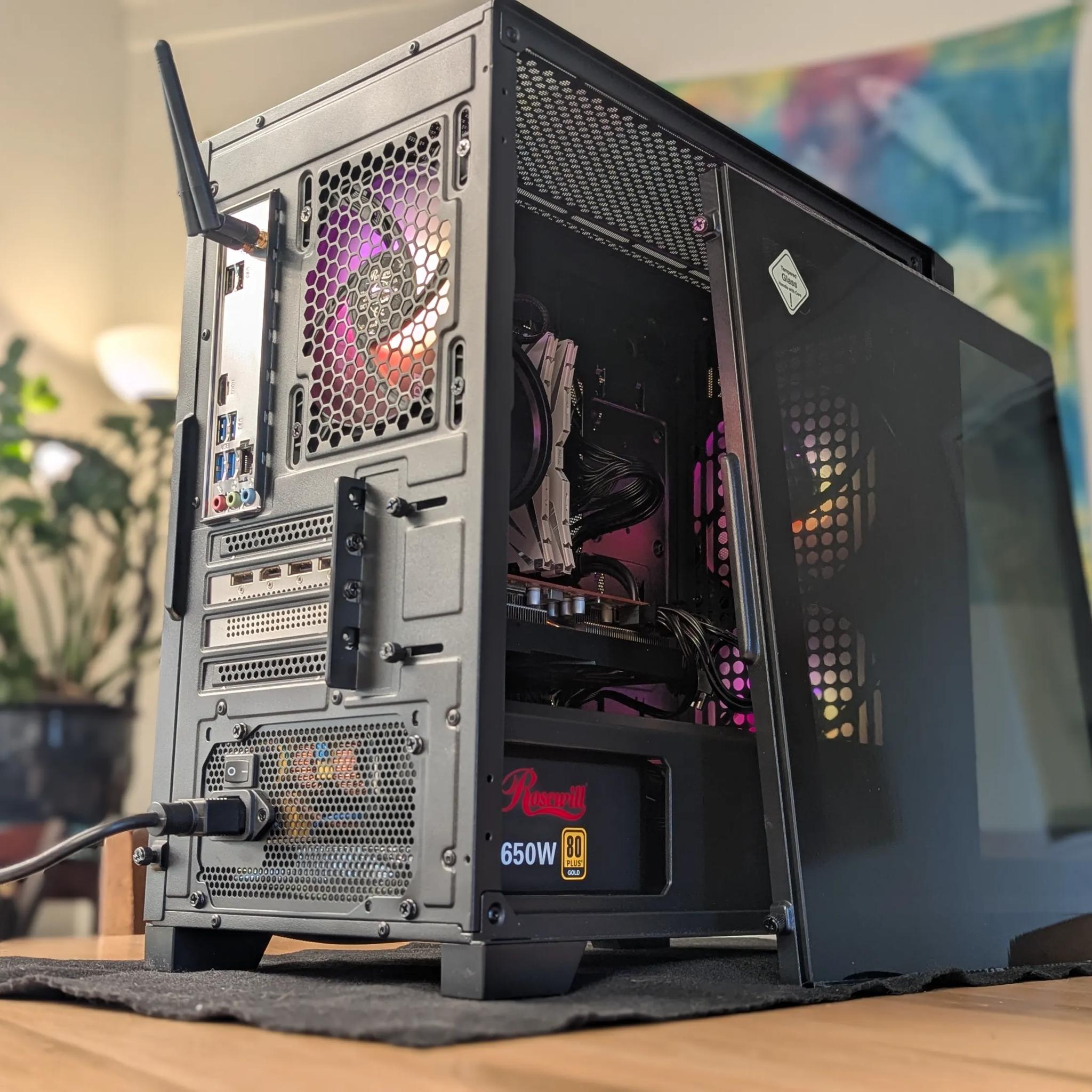 Hydra – 5700 XT / Ryzen 5 5500 – 16GB RAM, 1TB NVMe, 650W Gold – MicroATX Gaming PC