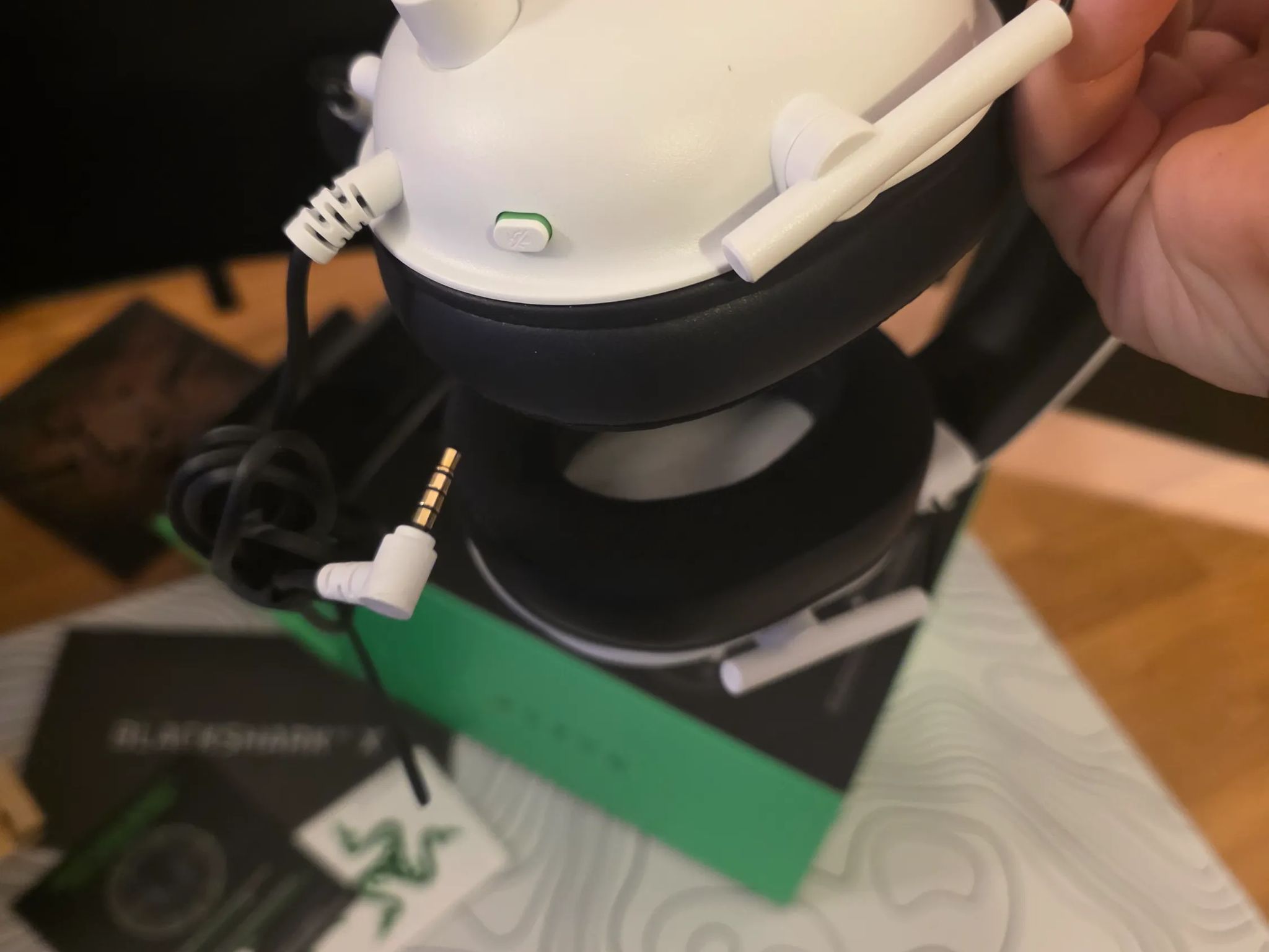 Razer - BlackShark V2 X Wired Gaming Headset for PC & Console - White
