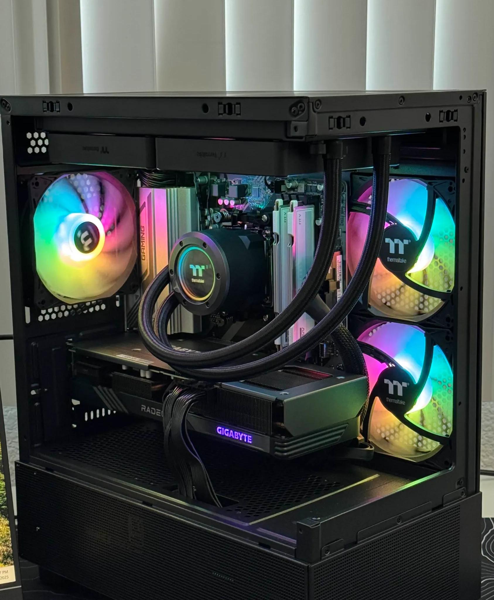 Ryzen 5 7600X + Radeon RX 7600 XT 16GB + 32GB DDR5 Ram (2x16GB) + 1TB M.2 NVME Storage