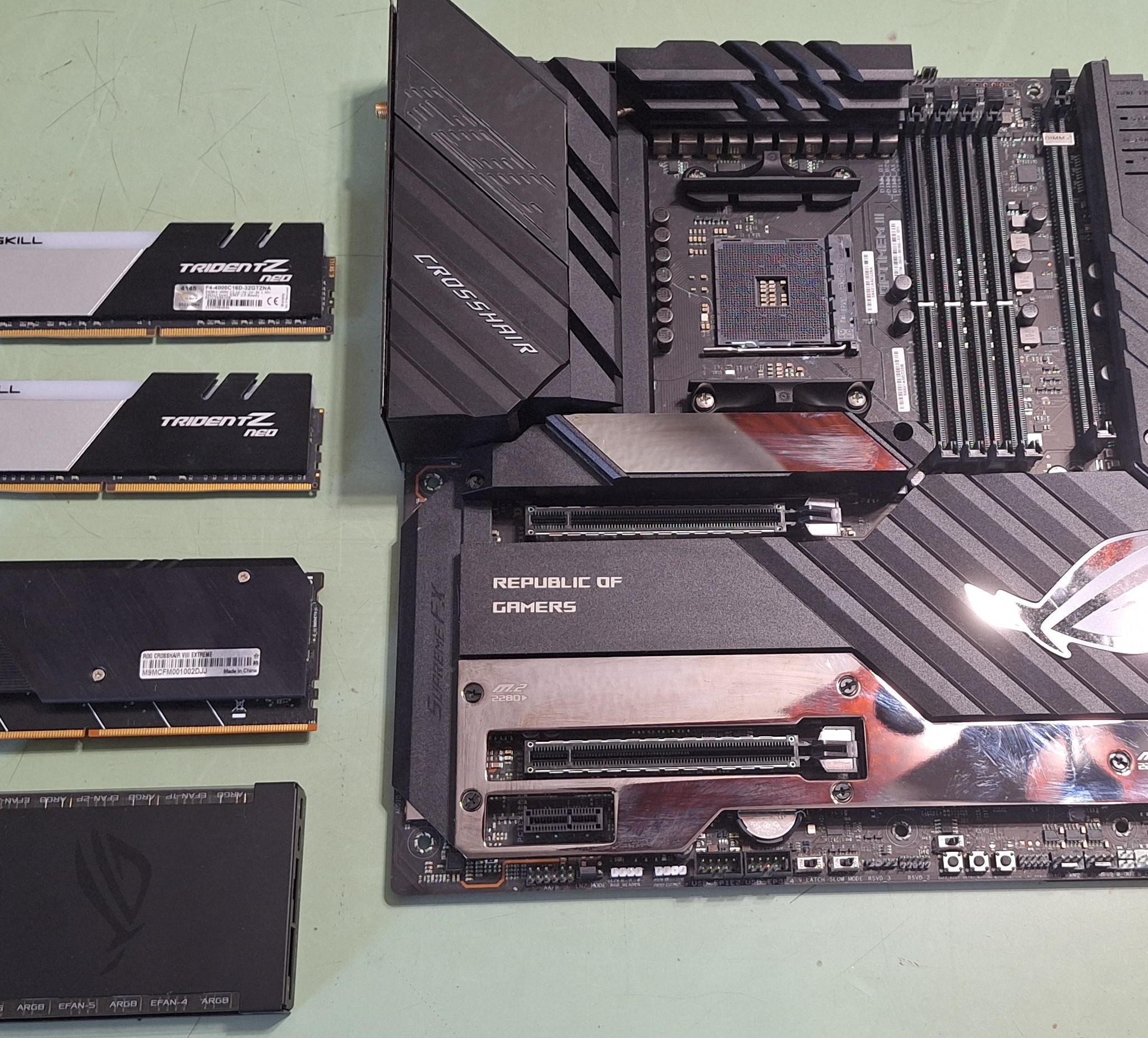 CROSSHAIR VIII EXTREME AM4 X570 Motherboard with 32gigs DDR4 Ram