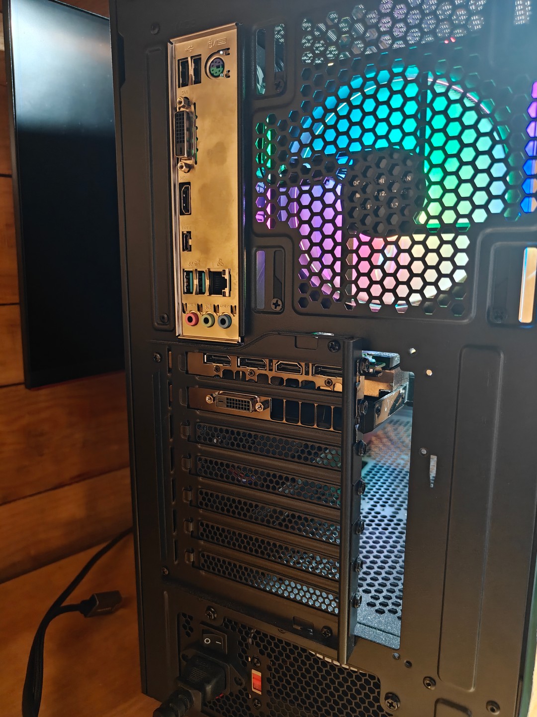 BUDGET GAMING PC Windows 11, i5-9400f, GTX 1070, 16GB RAM, 512GB M