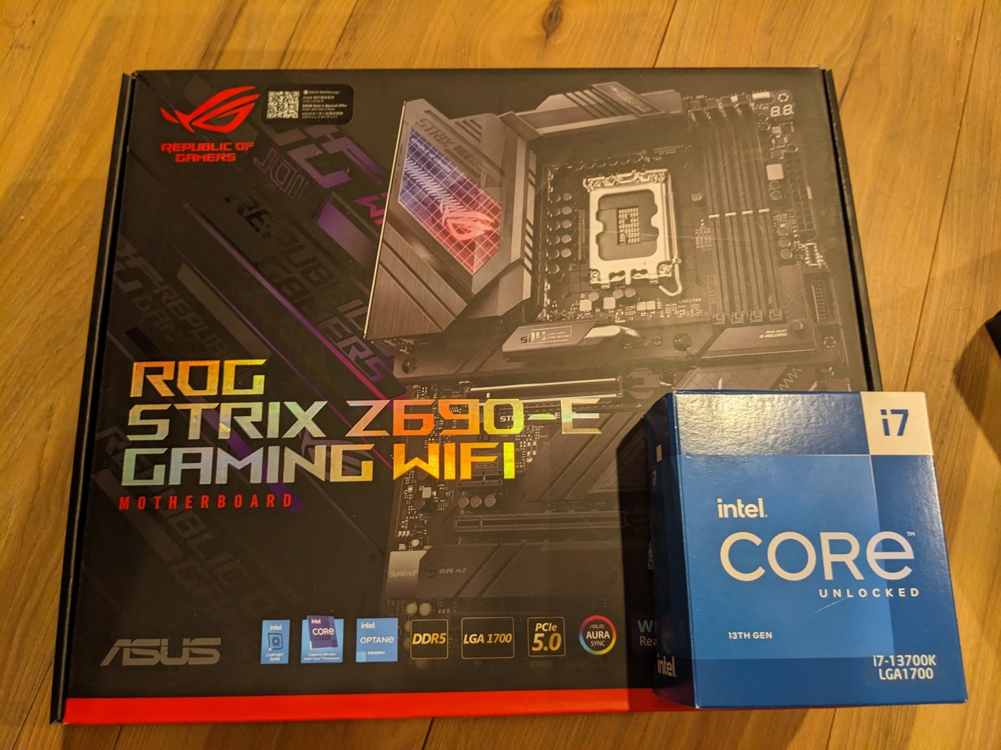 Intel Core i7-13700K w/ ASUS ROG Strix Z690-E Gaming WiFi 6E 32GB DDR5 6000mt/s cl36