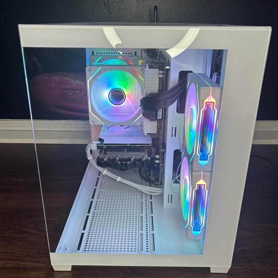White Gaming PC (RTX 2060 6GB + AMD Ryzen 5 3600 + 16GB DDR4 + SSD)
