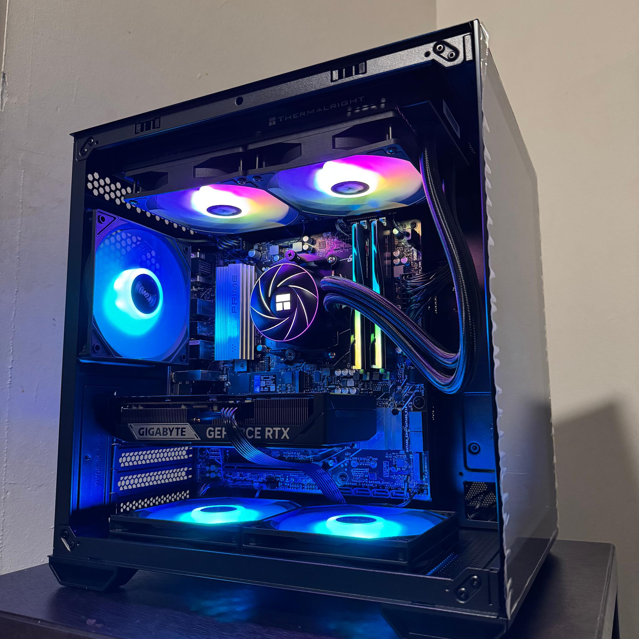 Ryzen 7 9700X / RTX 5060 Ti 16GB Gaming PC