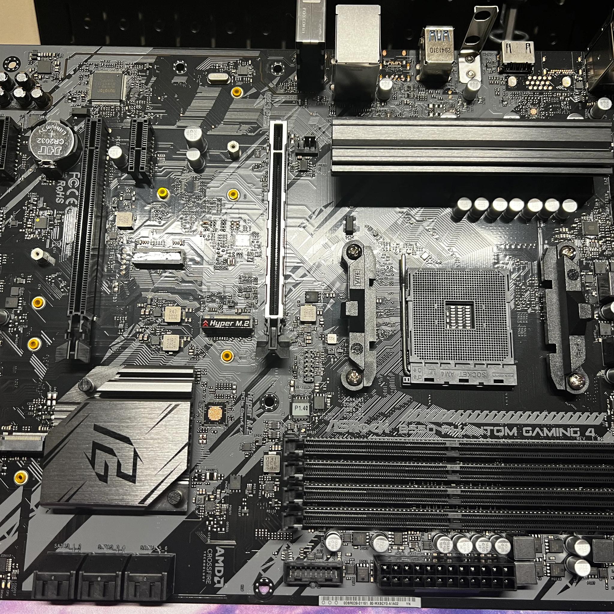 ASRock B550 Phantom Gaming 4 ATX AM4 Motherboard