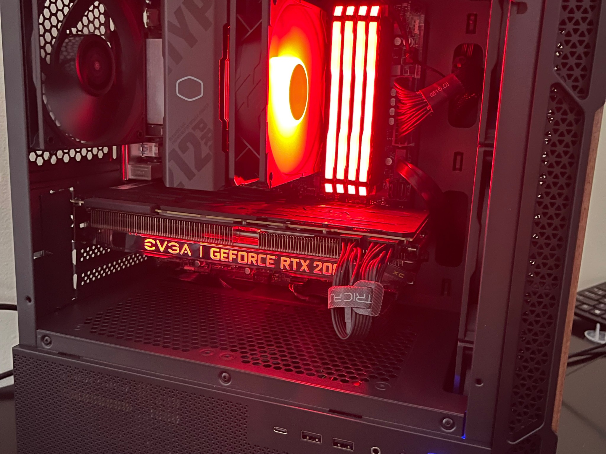 Mini-Gaming PC / RTX 2080/ Ryzen 7 5700/ 32Gb RAM/ 1Tb