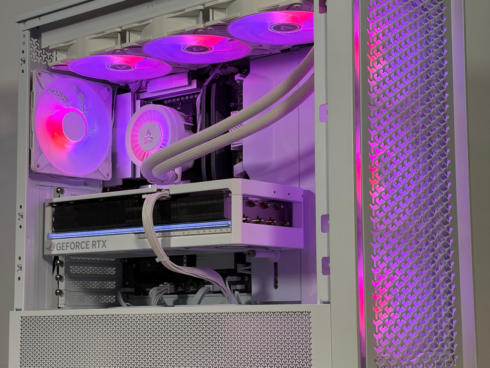 GeForce RTX 5090 Custom Gaming PC - Ryzen 7 9850X3D,