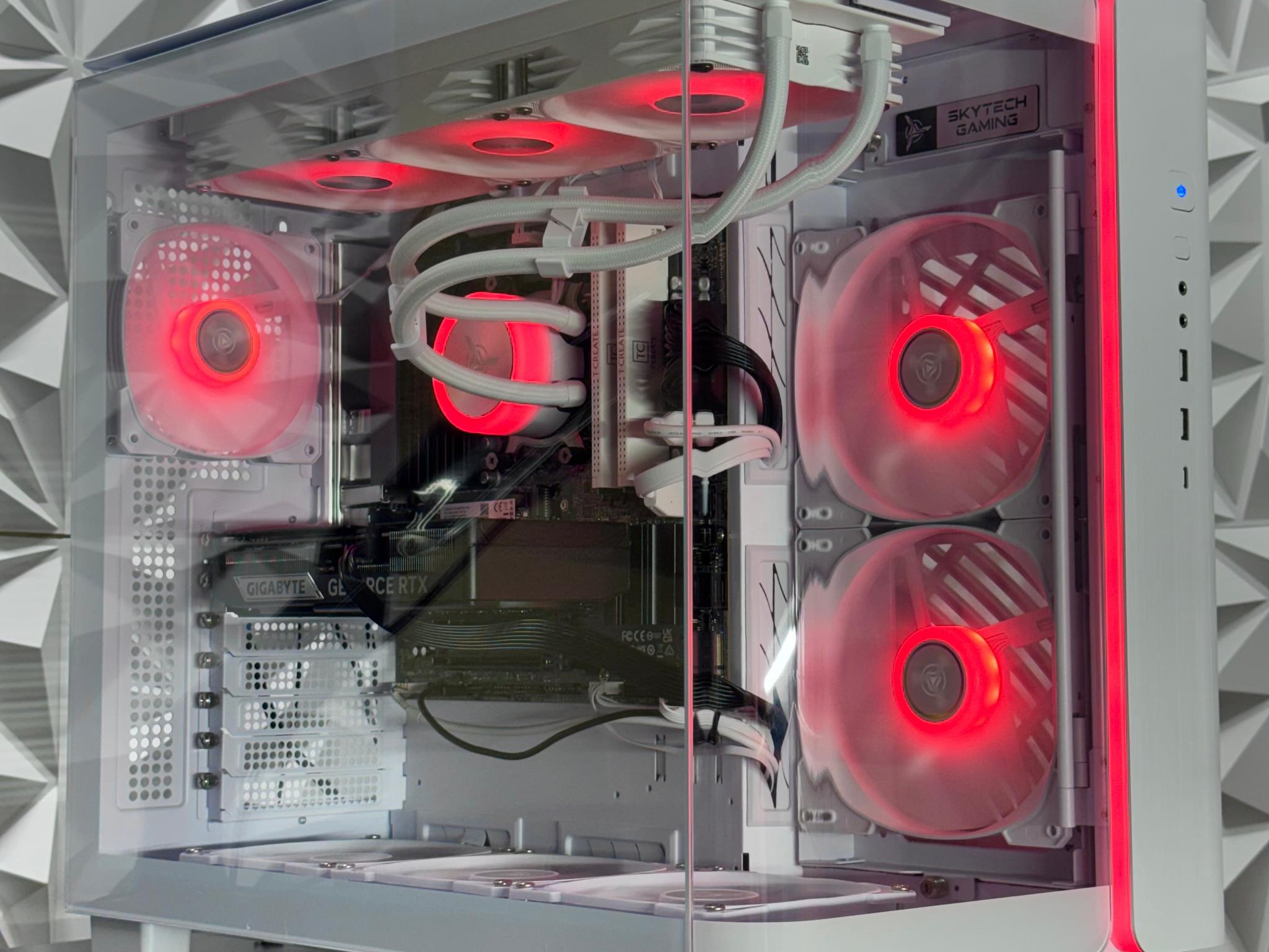 Ryzen 7 9700x / RTX 5060 ti 16GB / 16GB DDR5 Ram / 1Tb storage / Windows 11