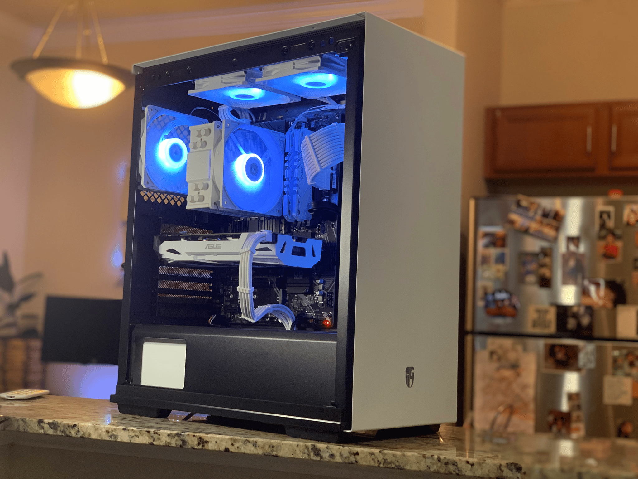 Mid Range White/Black Gaming PC (i5 10400 + GTX 1060)