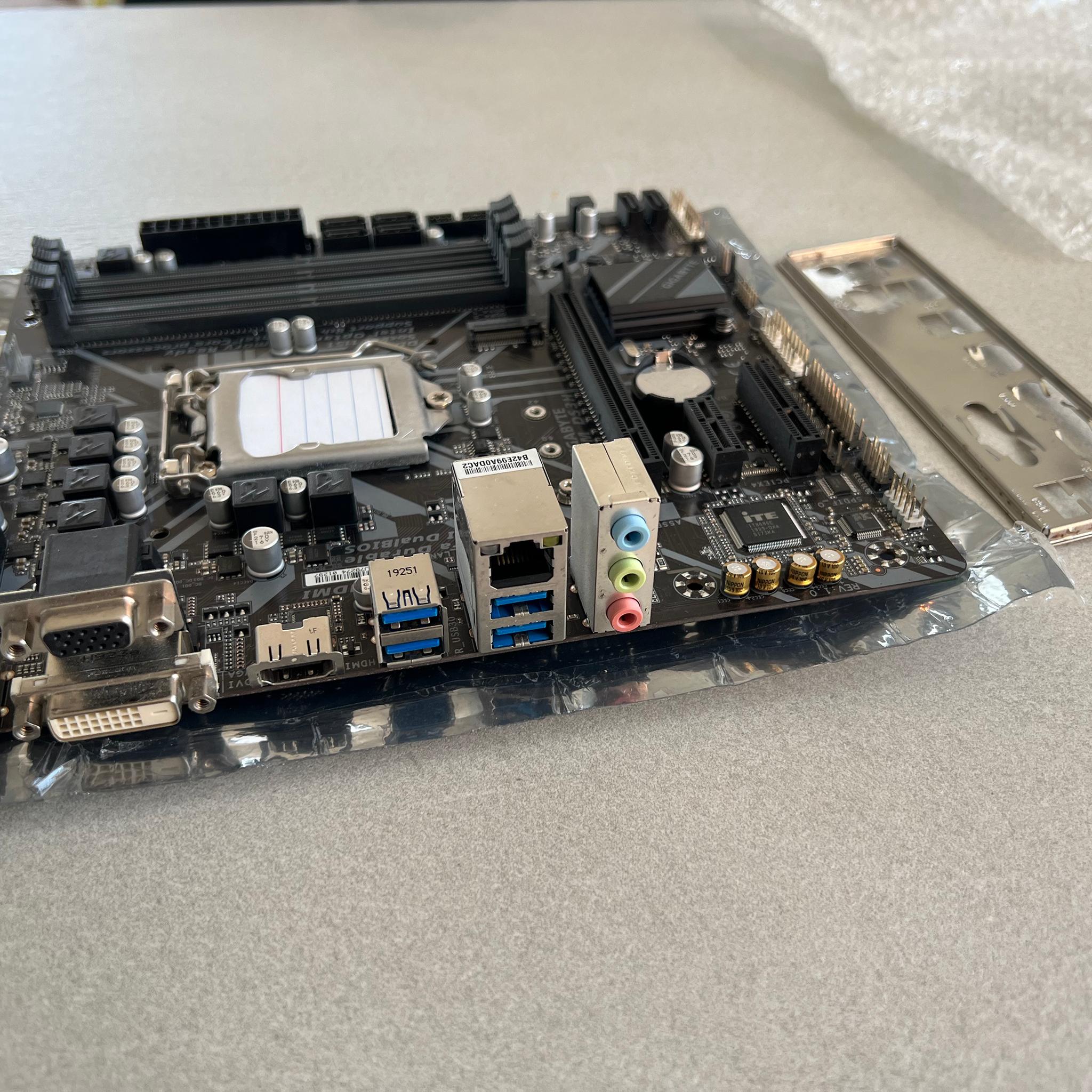 Gigabyte B365M DS3H WIFI Intel B365 1151 LGA MicroATX M.2 Desktop Motherboard