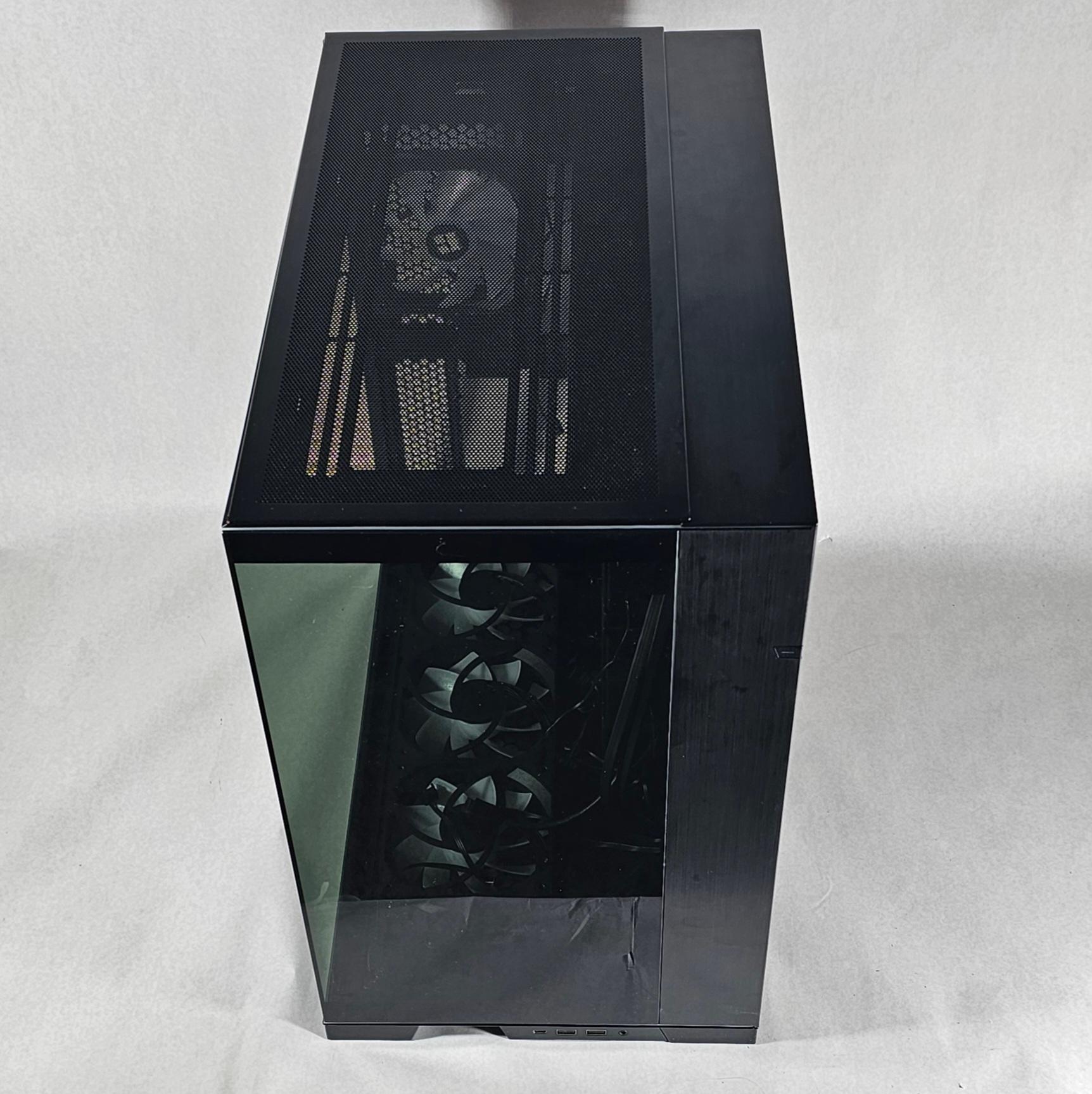 Lian Li PC Case 497 w\ Tempered Glass and 7 RGB Fans