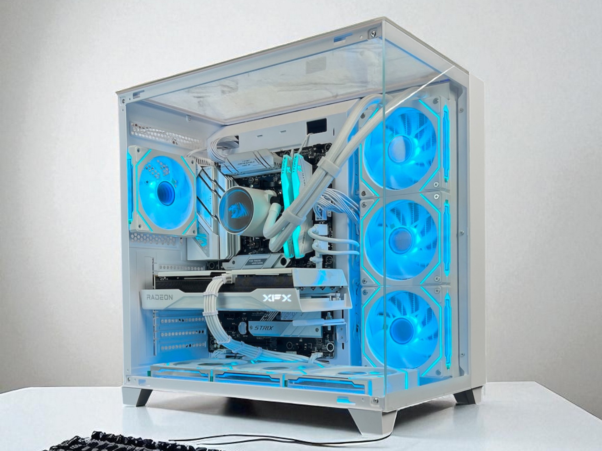 Liquid Cooled AMD RX 9060 XT 16GB Ryzen 5 8400F 16GB DDR5 1 TB M.2 Gaming PC